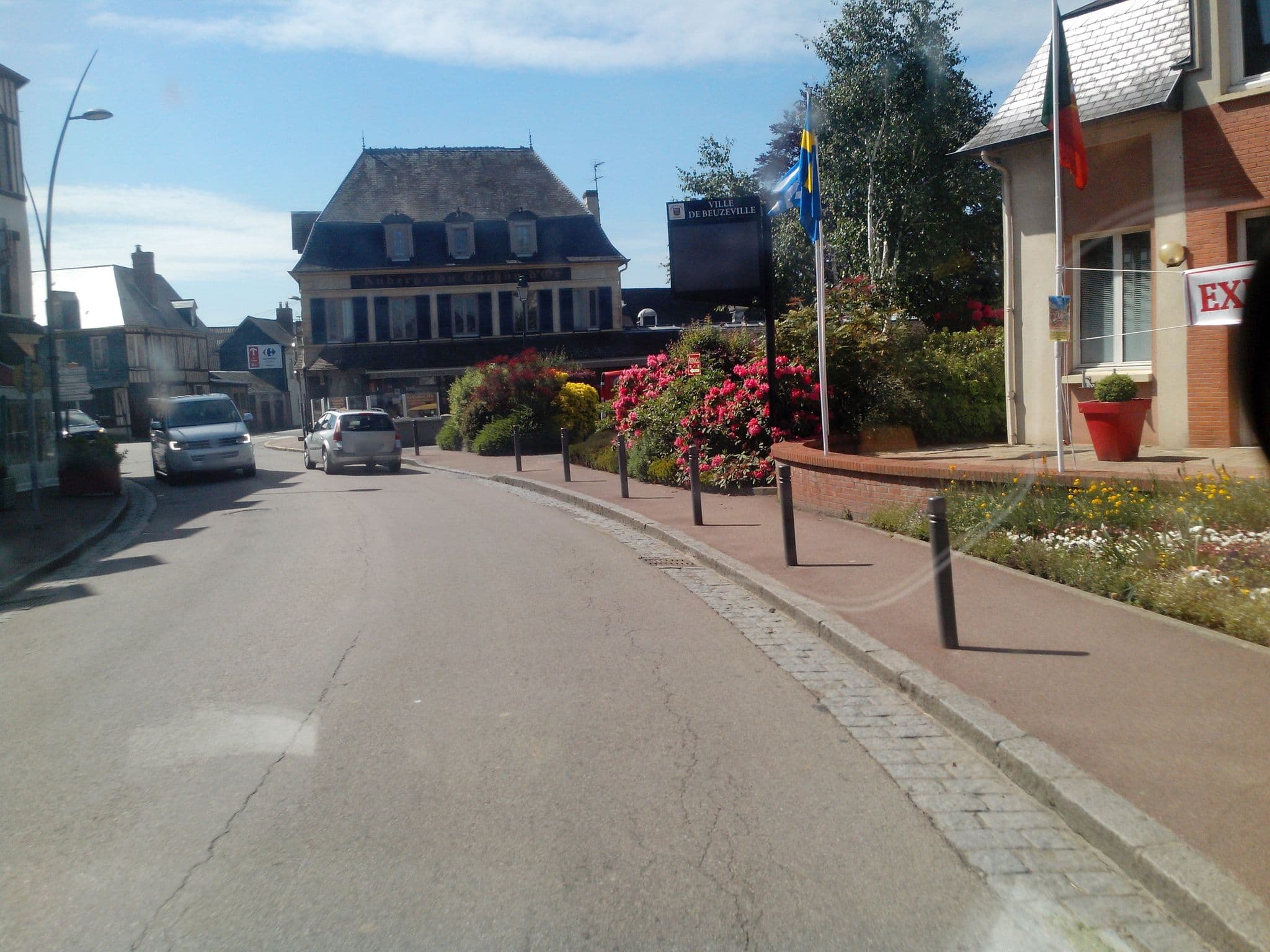 Street view near Le Petit Castel, Beuzeville — © hamlet (CC BY-SA · Mapillary)