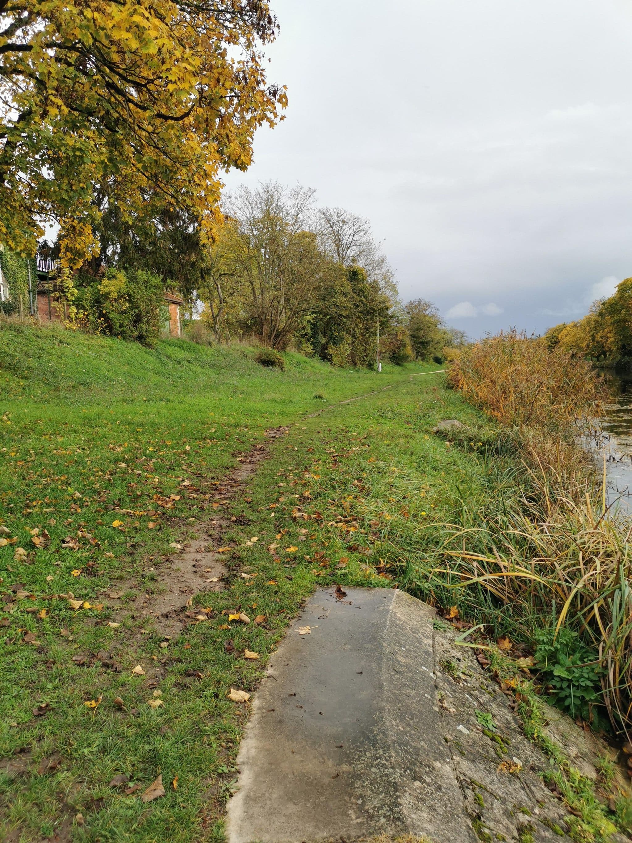 Street view near Gite du Pont Canal, Briare — © bernard59118 (CC BY-SA · Mapillary)
