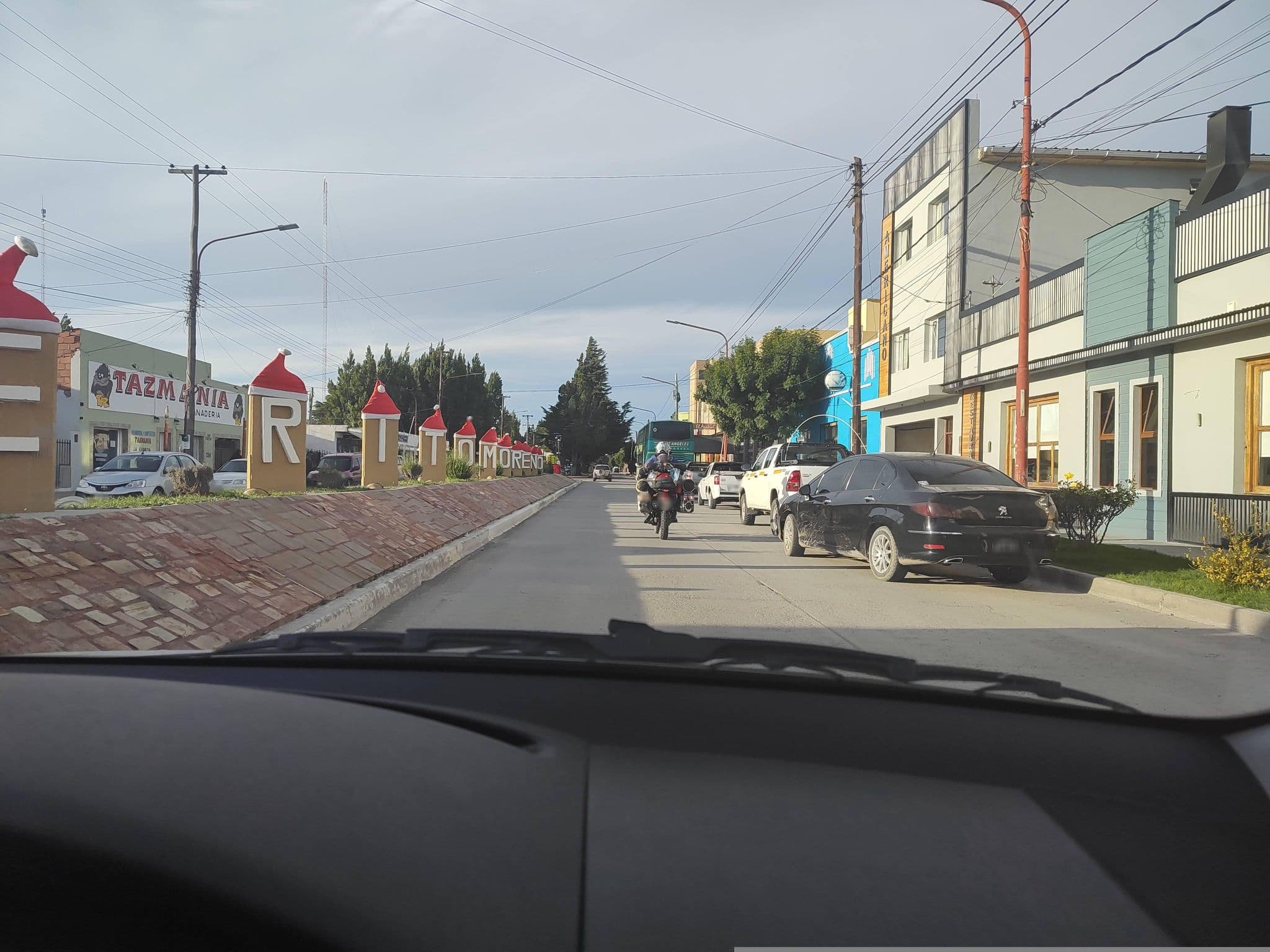 Street view near Hotel & Restaurant Americano, Perito Moreno — © sobaba (CC BY-SA · Mapillary)