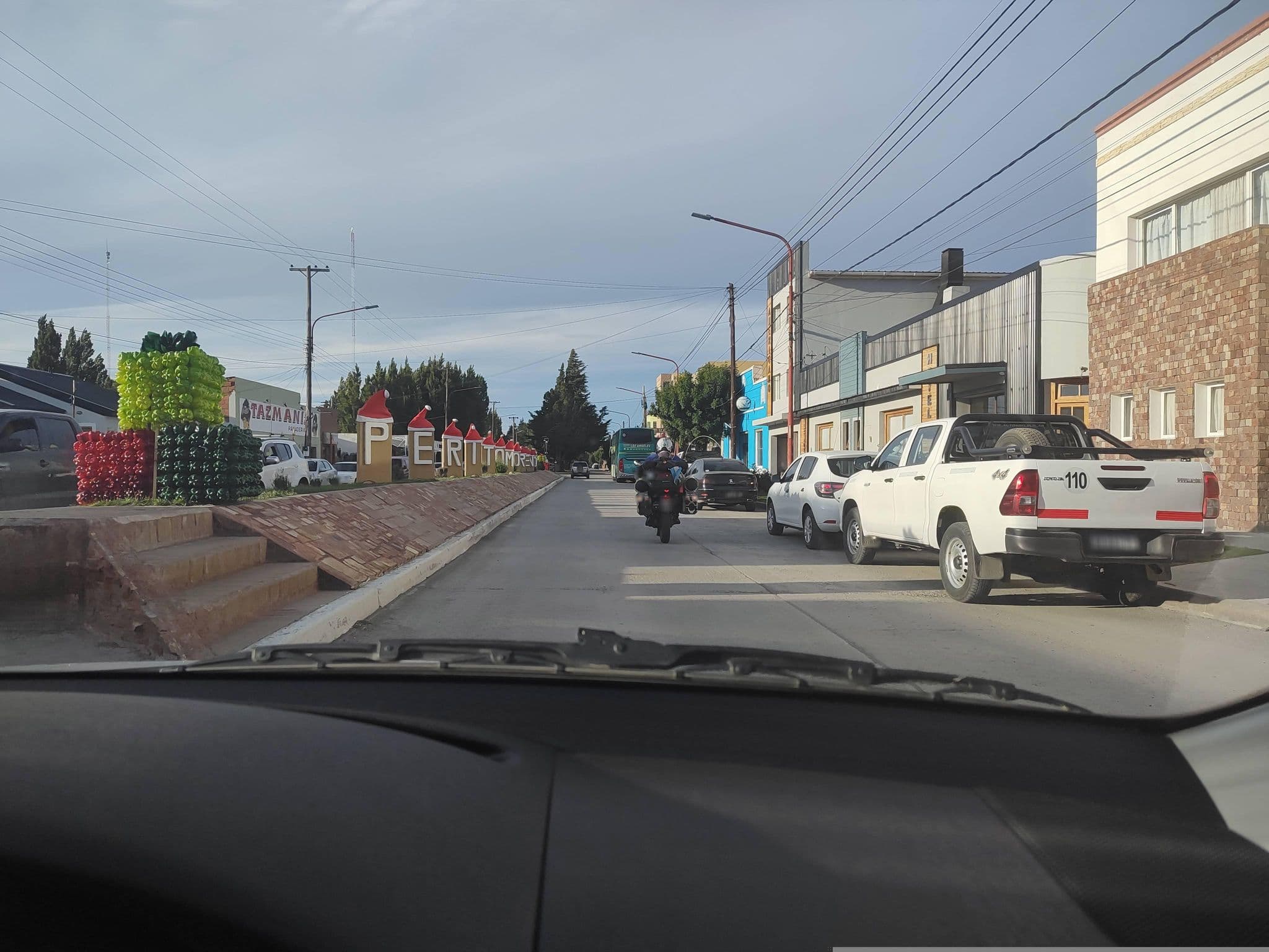 Street view near Hotel Kelman, Perito Moreno — © sobaba (CC BY-SA · Mapillary)