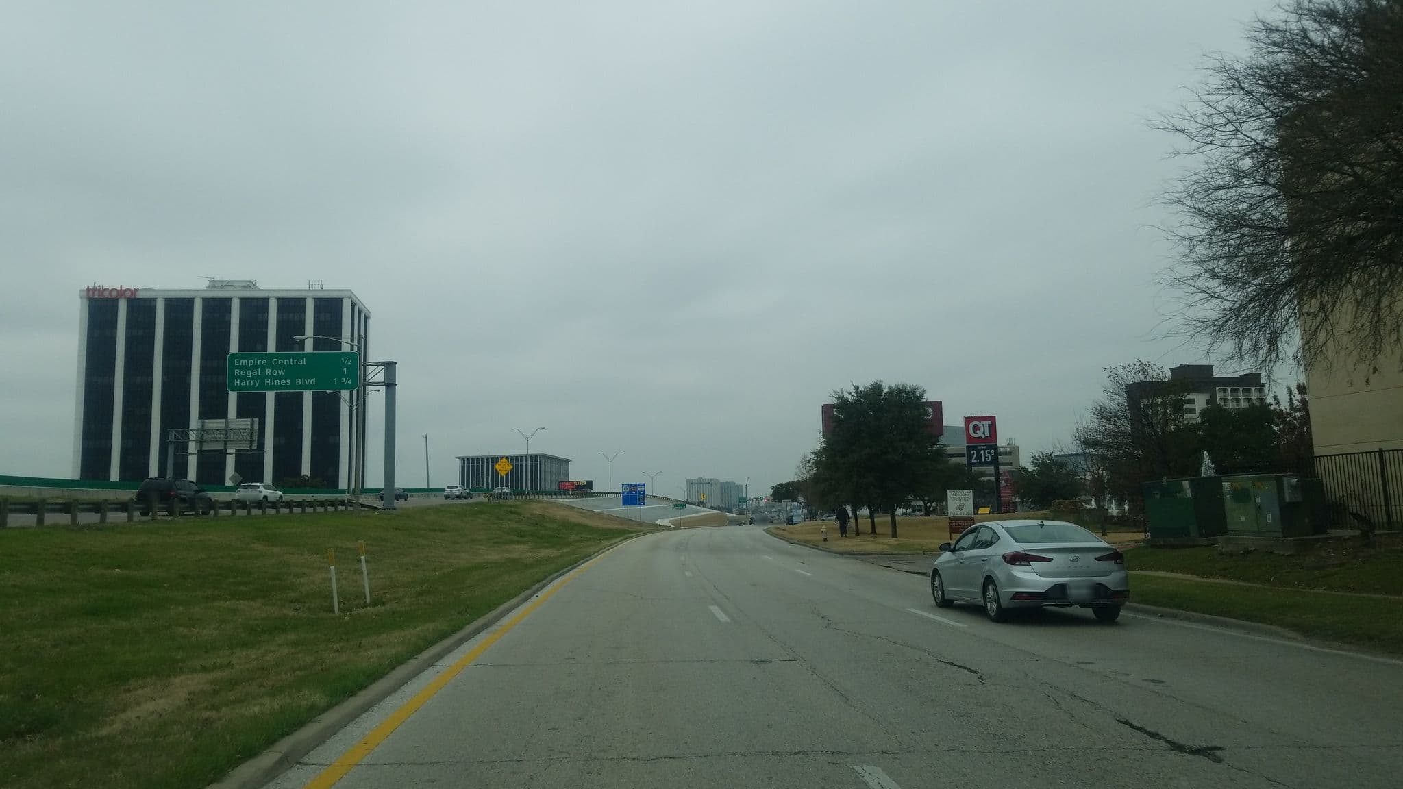 Street view near Comfort Inn, Dallas — © yardcheese (CC BY-SA · Mapillary)