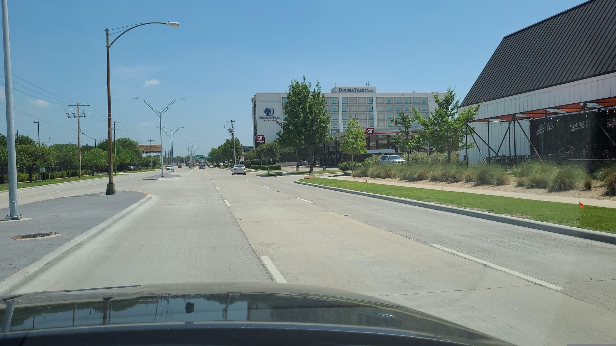 Street view near lovefield inn, Dallas — © directionup (CC BY-SA · Mapillary)