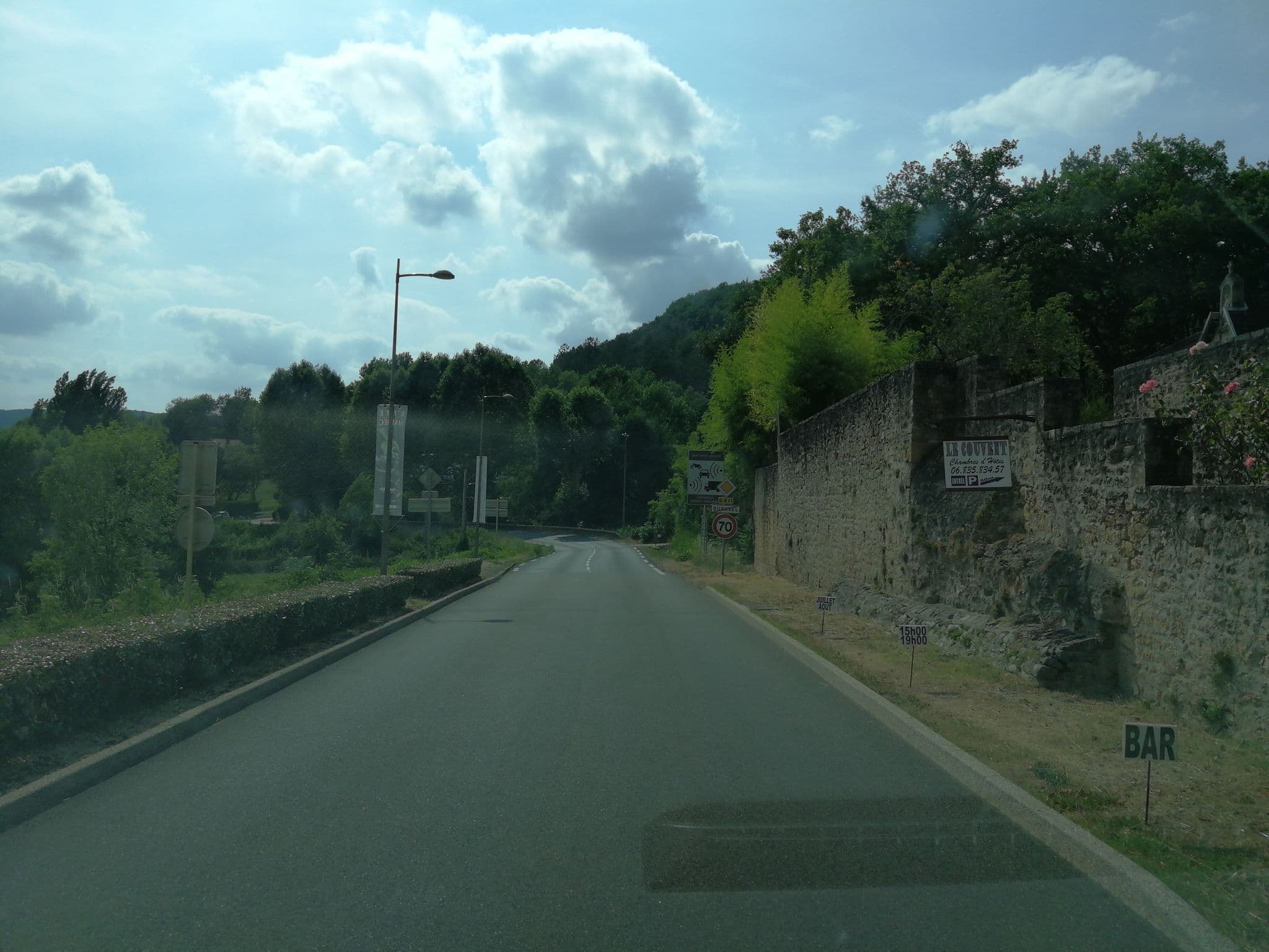 Street view near Le Couvent, Puy-l'Évêque — © jerome_pietri (CC BY-SA · Mapillary)
