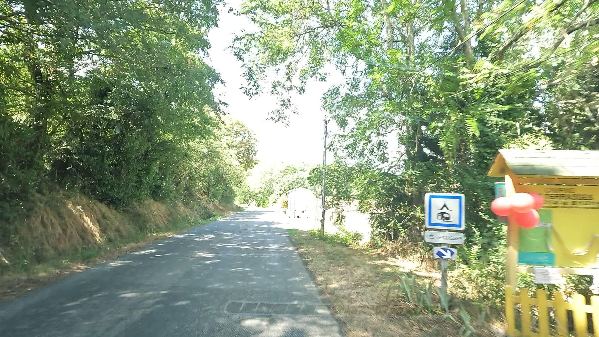 Street view near Les Terrasses, Monclar-de-Quercy — © vinisa (CC BY-SA · Mapillary)