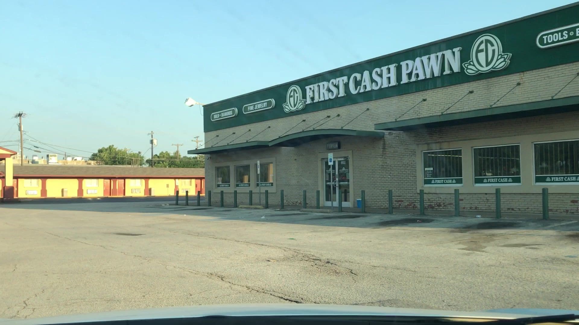 Street view near Carousel Motel, Garland — © lvl5 (CC BY-SA · Mapillary)
