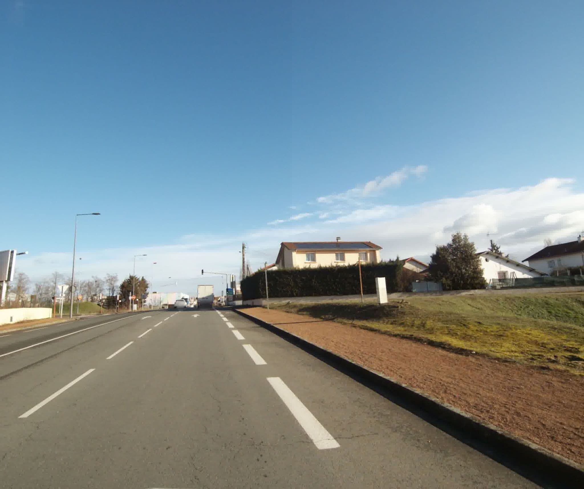 Street view near Kyriad, Roanne — © sogefi (CC BY-SA · Mapillary)