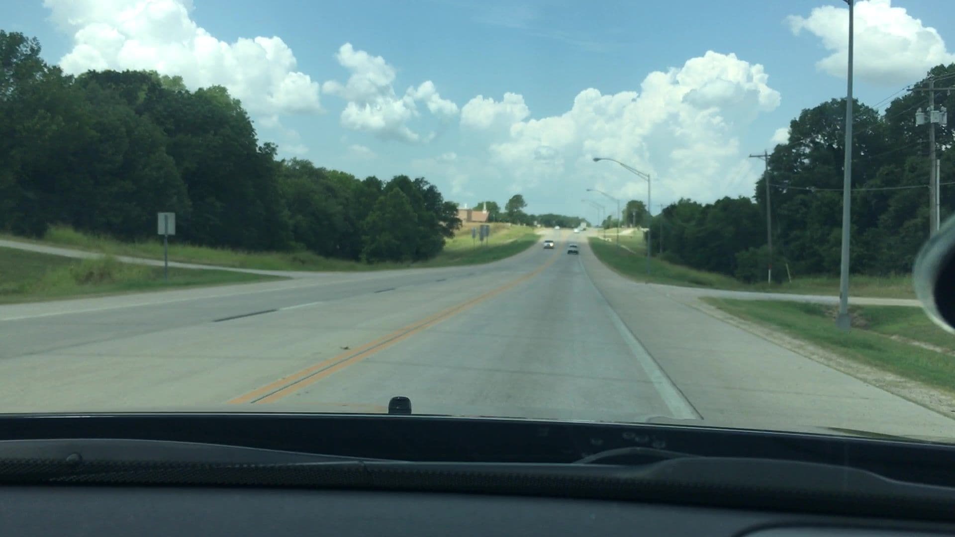 Street view near Lakeway Motel, Madill — © lvl5 (CC BY-SA · Mapillary)
