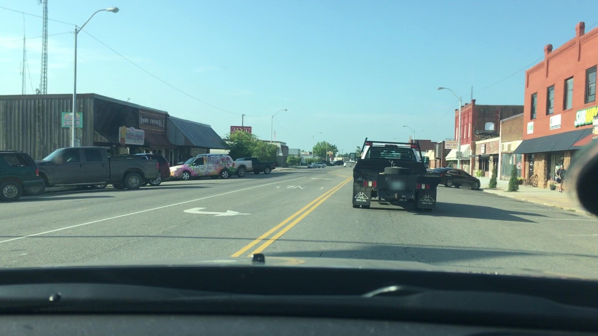 Street view near Renaissance of Coalgate, Coalgate — © lvl5 (CC BY-SA · Mapillary)