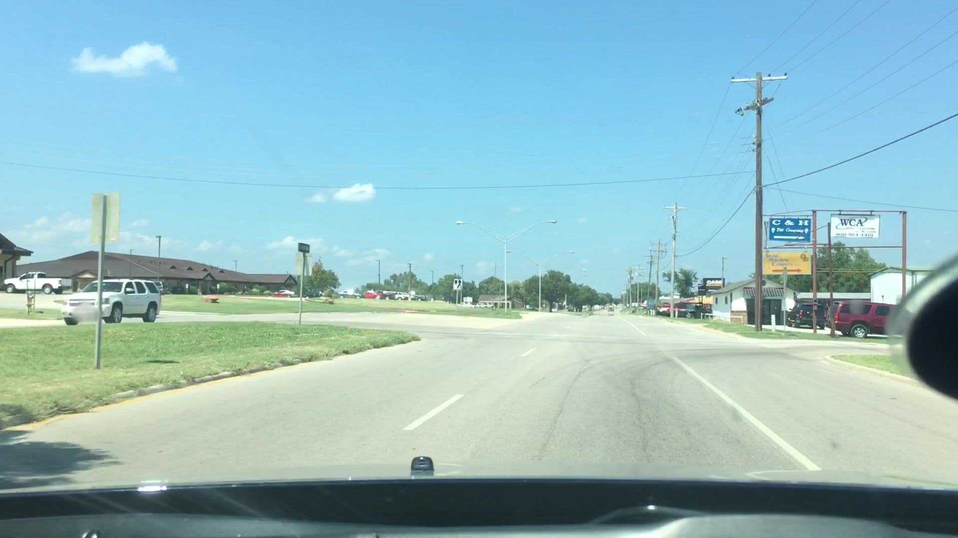 Street view near Silver Spur Motel, Ada — © lvl5 (CC BY-SA · Mapillary)
