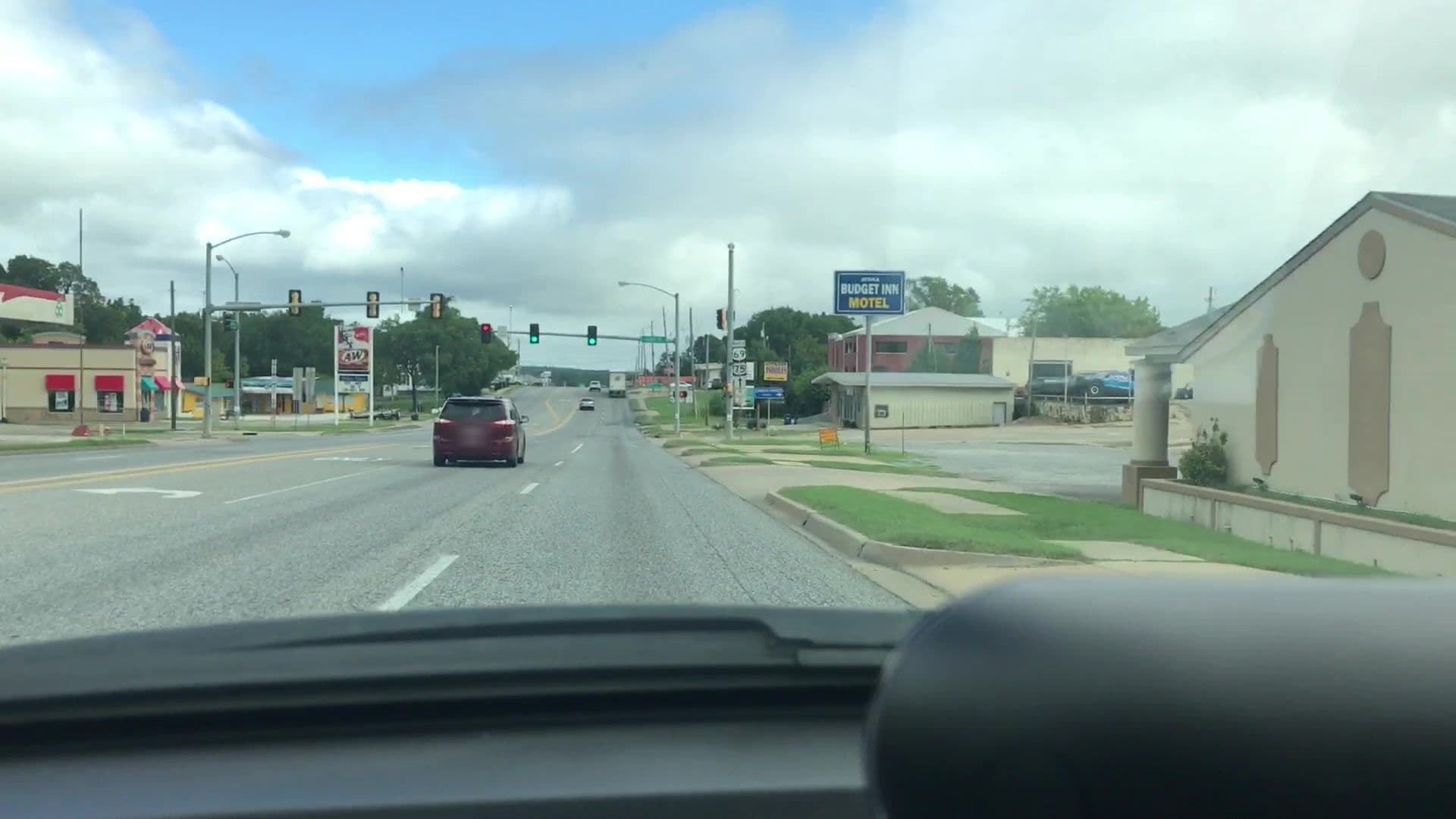 Street view near Budget Inn Motel Atoka, Coalgate — © lvl5 (CC BY-SA · Mapillary)