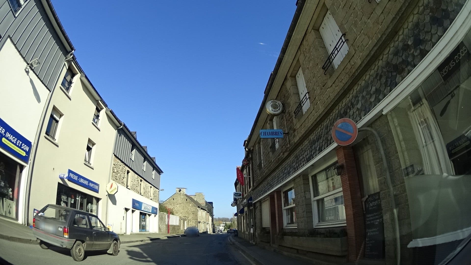 Street view near Le Vieux Chien Noir, Évran — © panieravide (CC BY-SA · Mapillary)