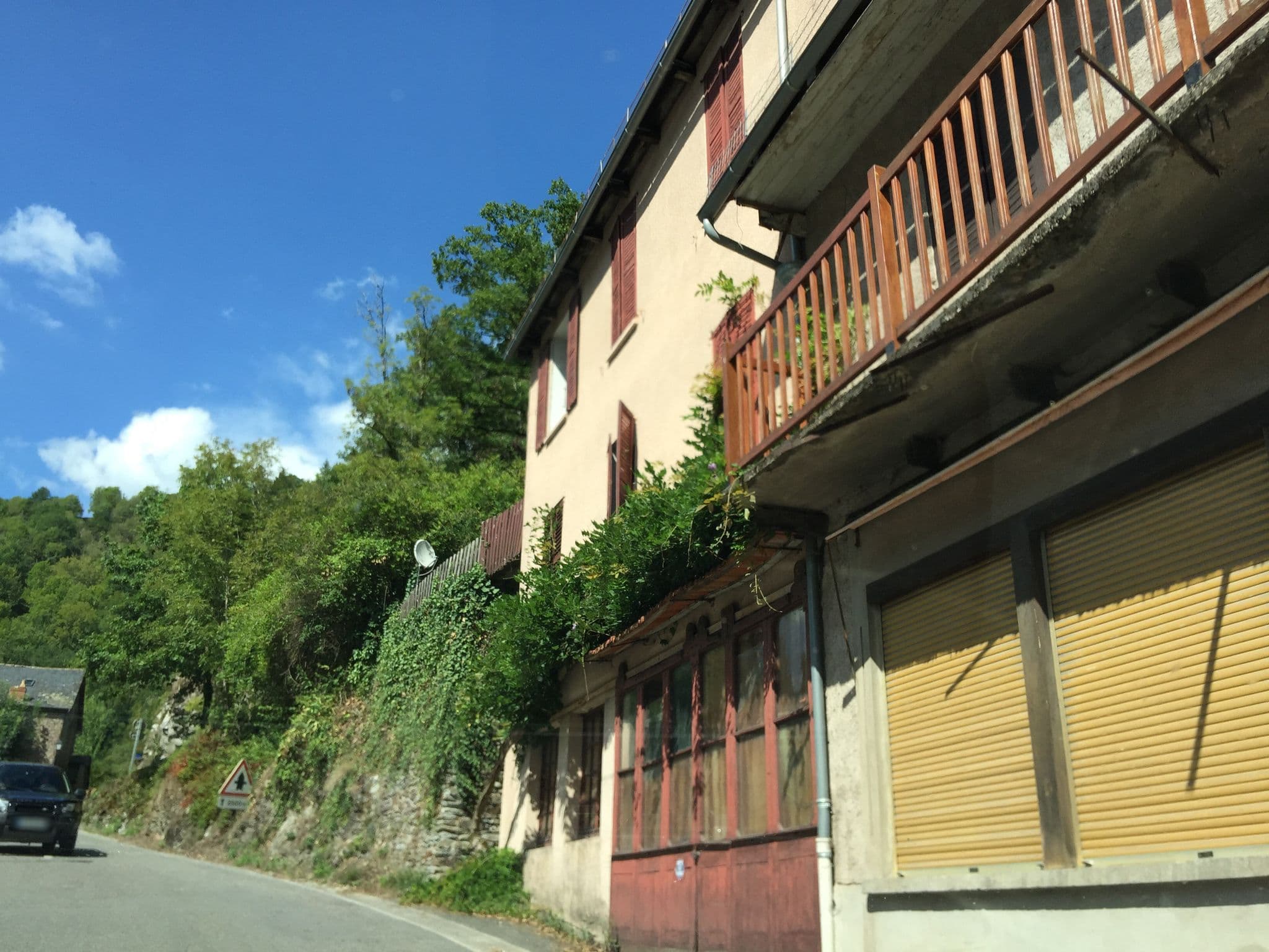 Street view near La bonne étoile, Firmi — © geraldchatagnon (CC BY-SA · Mapillary)
