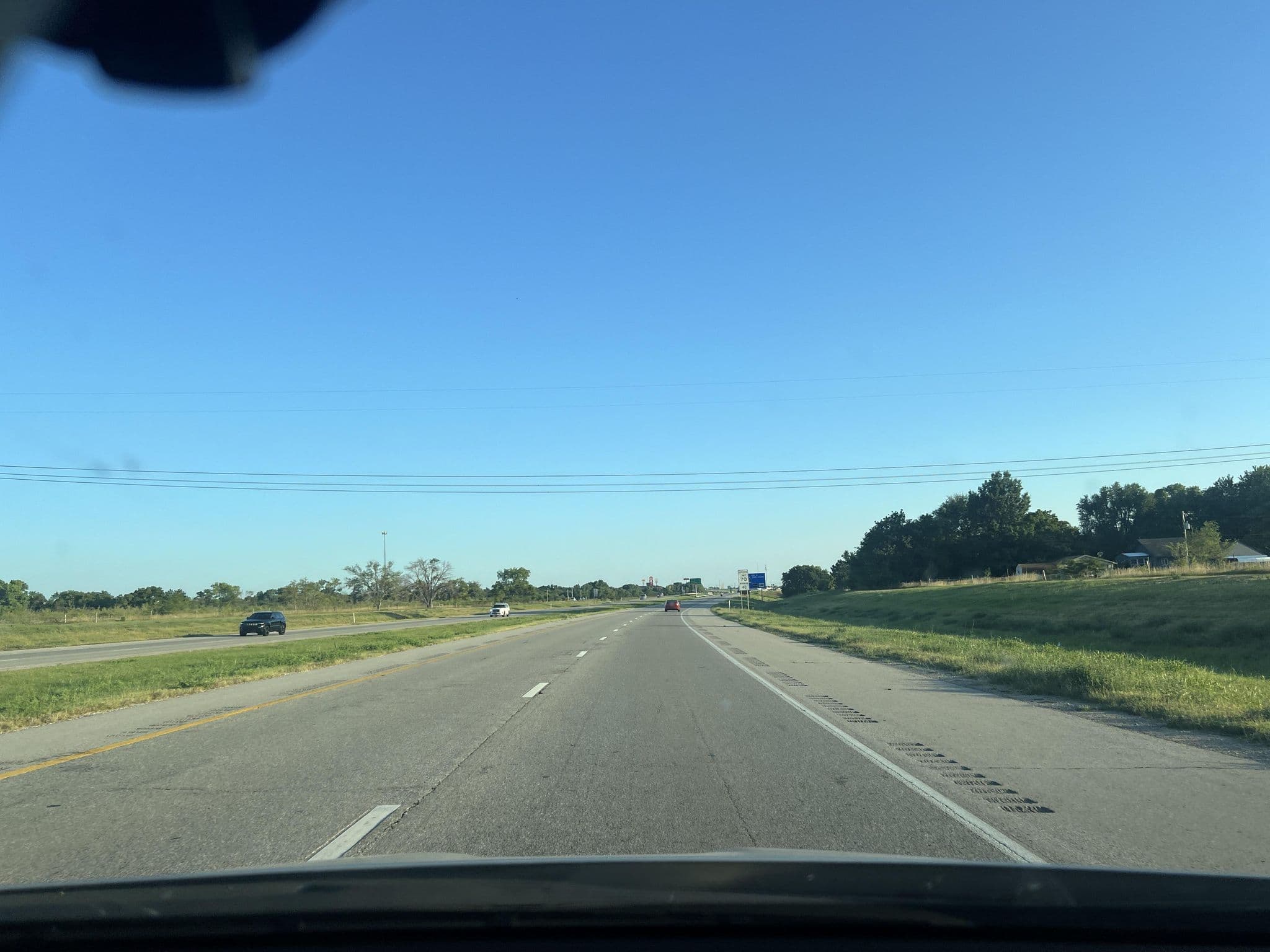 Street view near Comfort Suites, Kechi — © whitecotton (CC BY-SA · Mapillary)