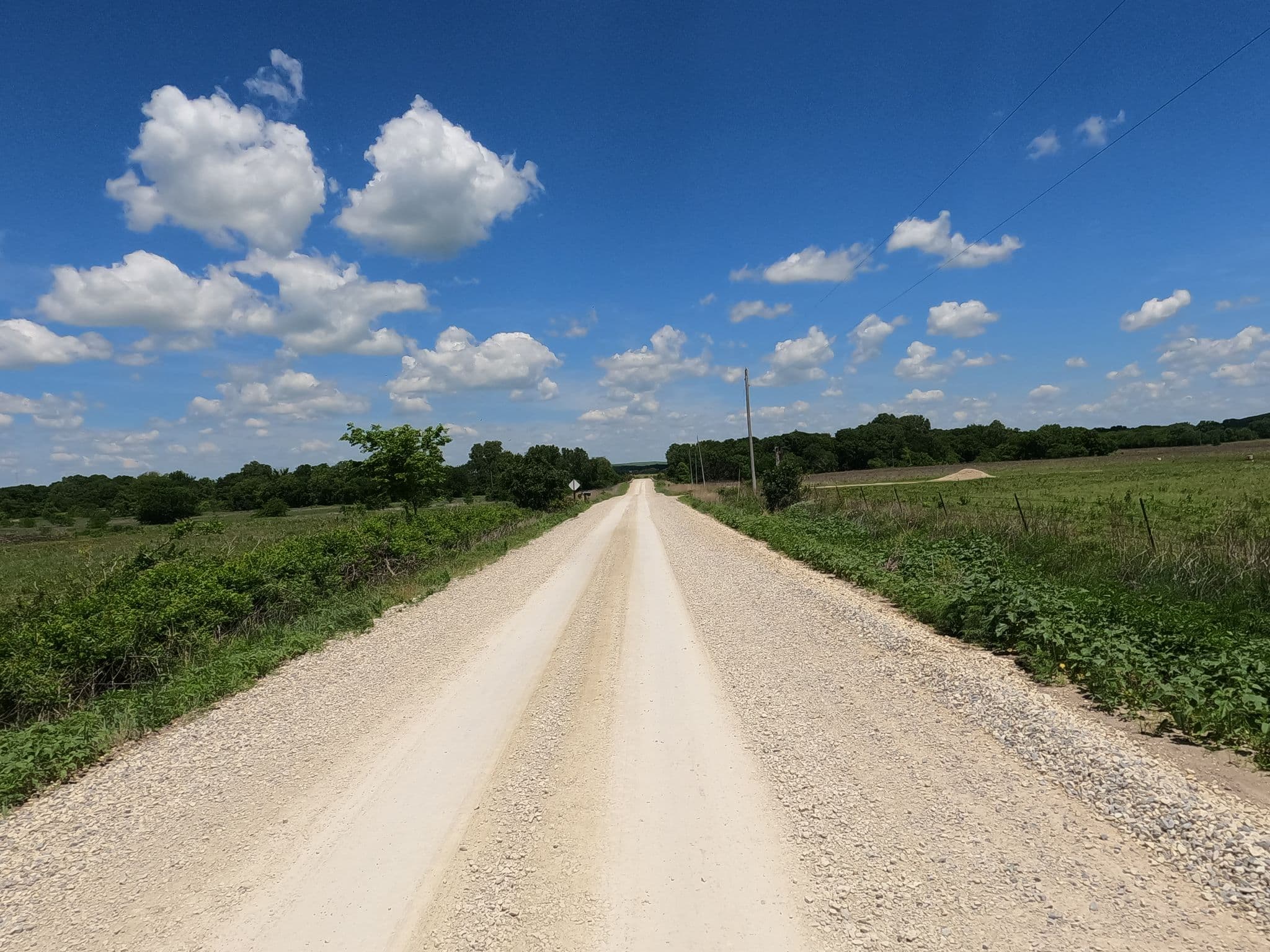 Street view near Flying W Ranch, Herington — © bundlegut (CC BY-SA · Mapillary)