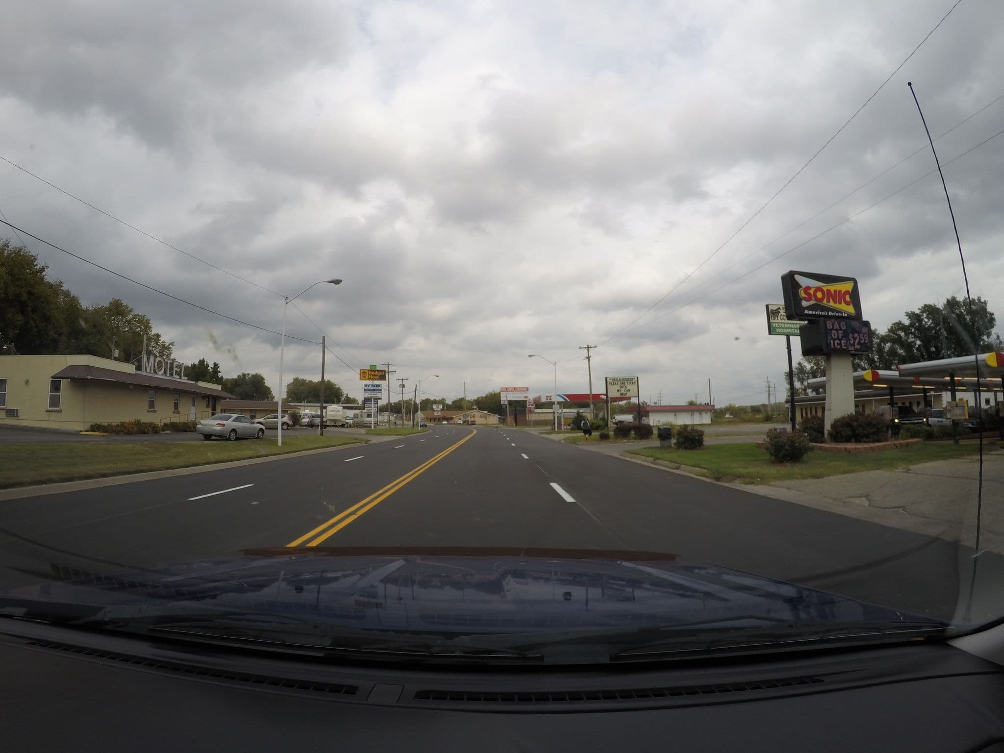 Street view near Budget Host Inns & Hotels, Junction City — © toebee (CC BY-SA · Mapillary)