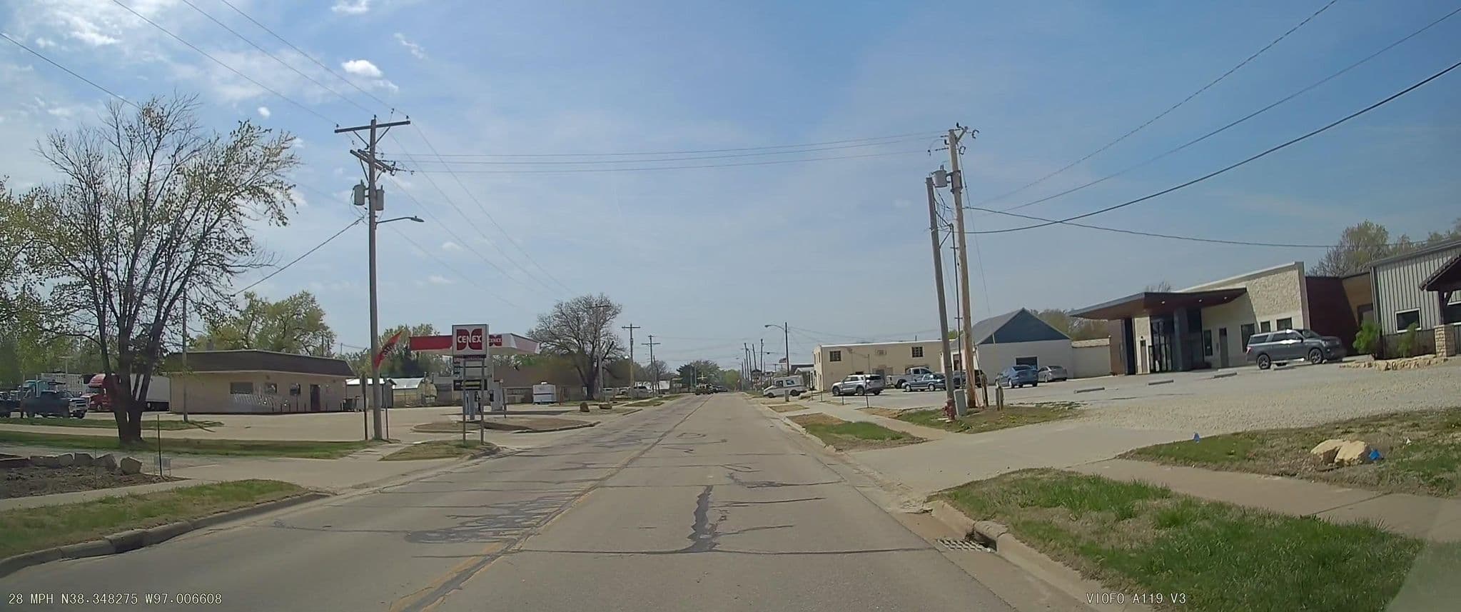 Street view near Country Inn, Herington — © bundlegut (CC BY-SA · Mapillary)