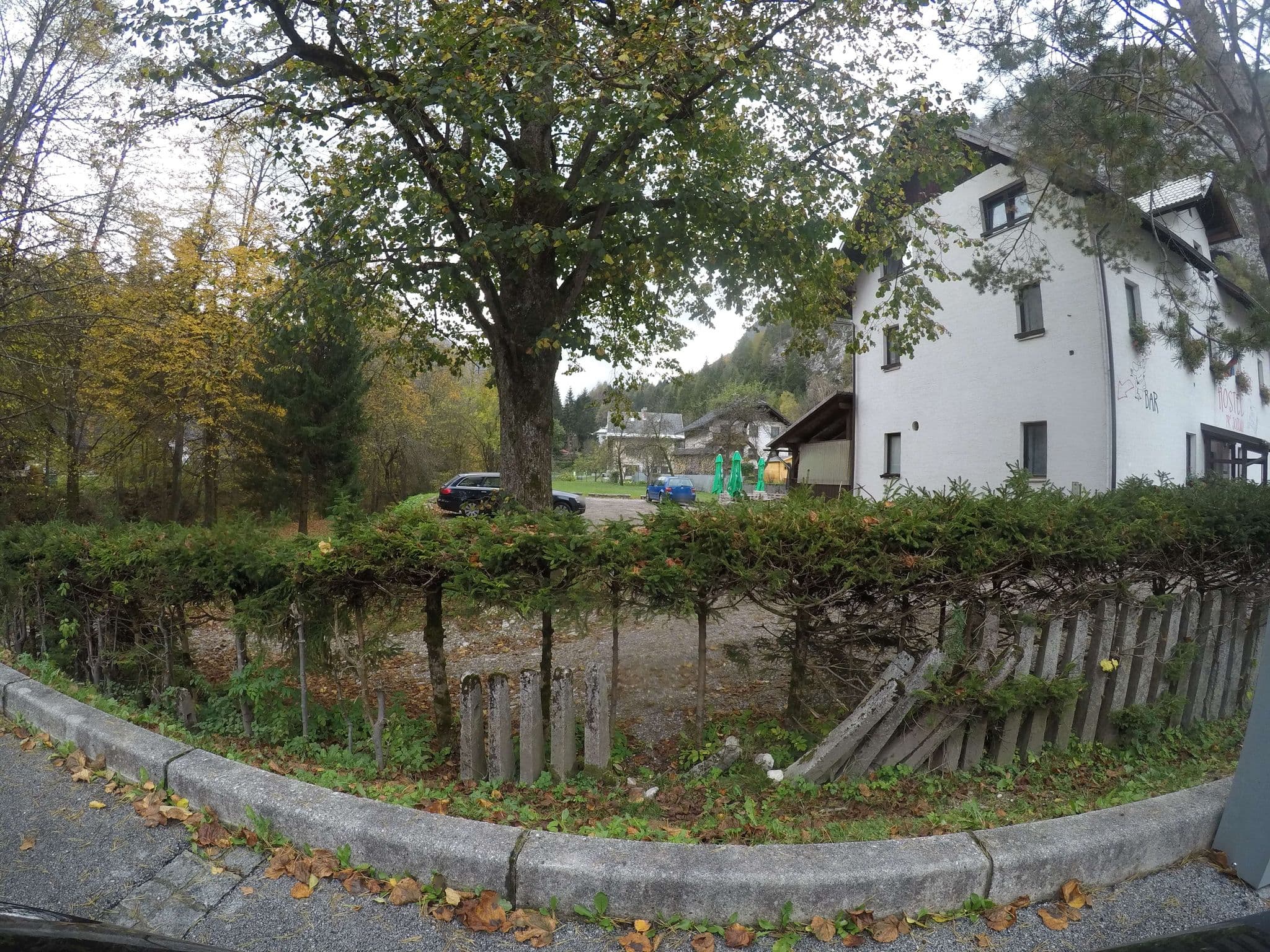 Street view near Pr' Jozlnu, Mojstrana — © chrisbeddow (CC BY-SA · Mapillary)
