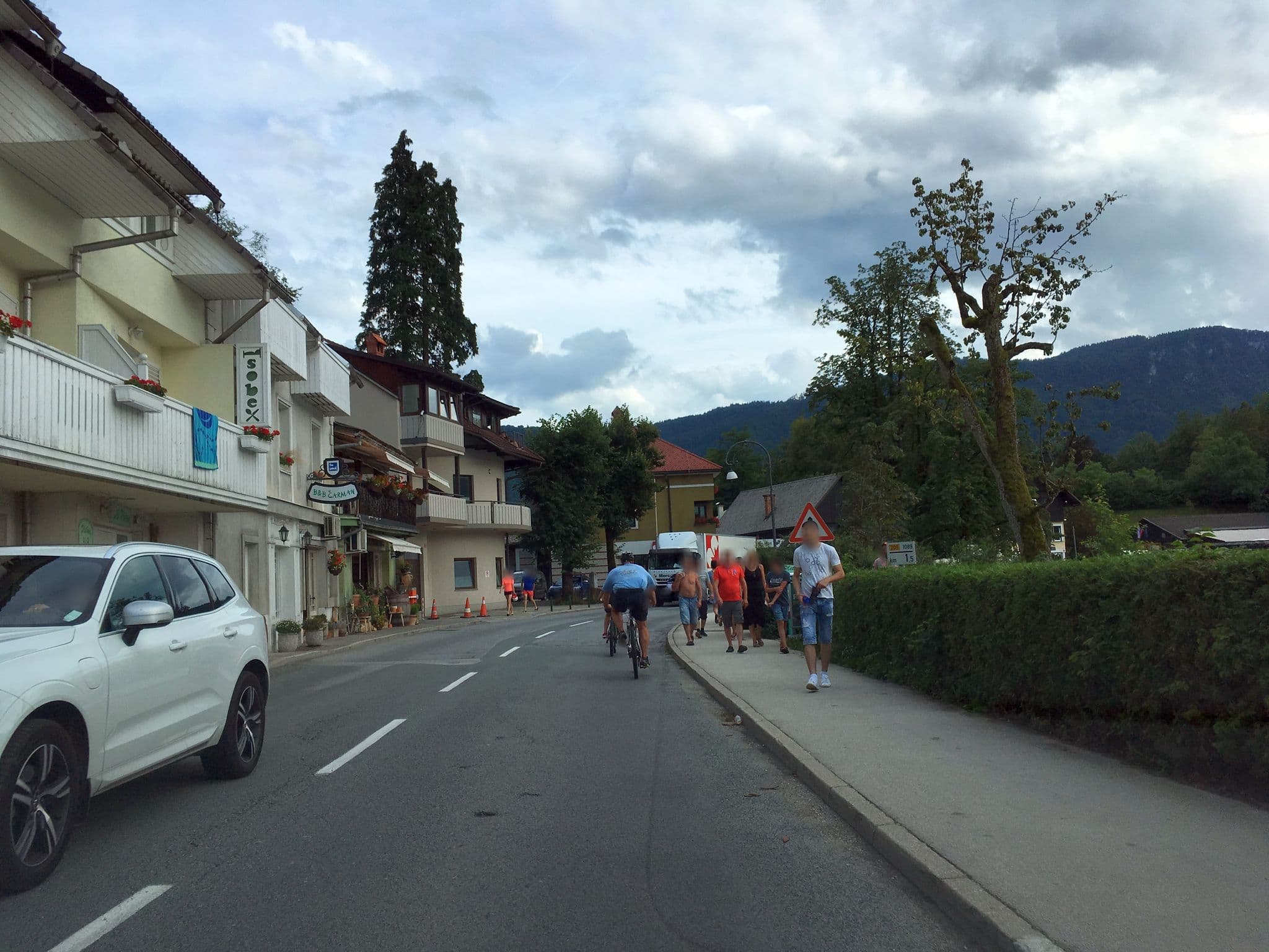 Street view near Pletna, Bled — © istefanos (CC BY-SA · Mapillary)