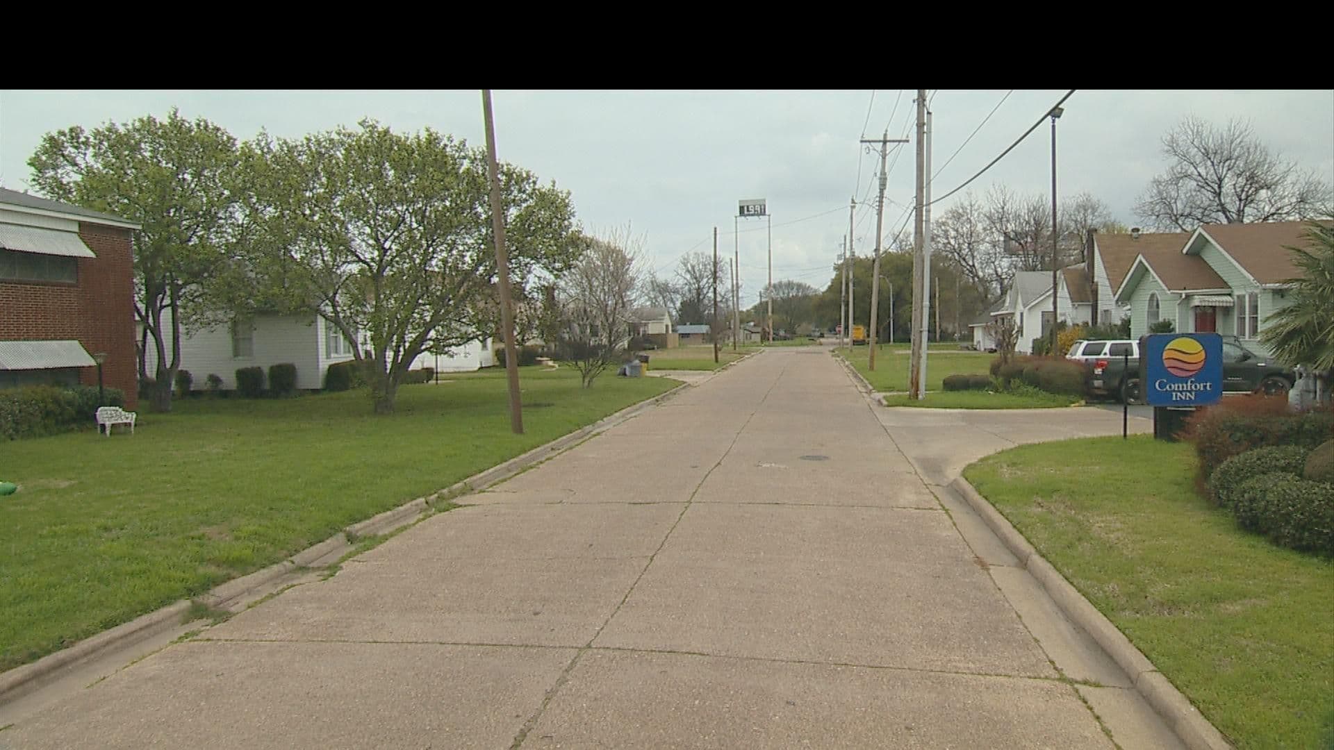 Street view near Quality Inn, Bossier City — © FF_Loc1 (CC BY-SA · Mapillary)