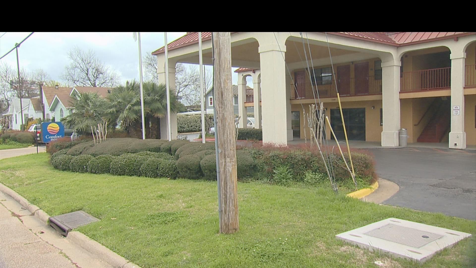 Street view near Comfort Inn, Bossier City — © 2023WR (CC BY-SA · Mapillary)