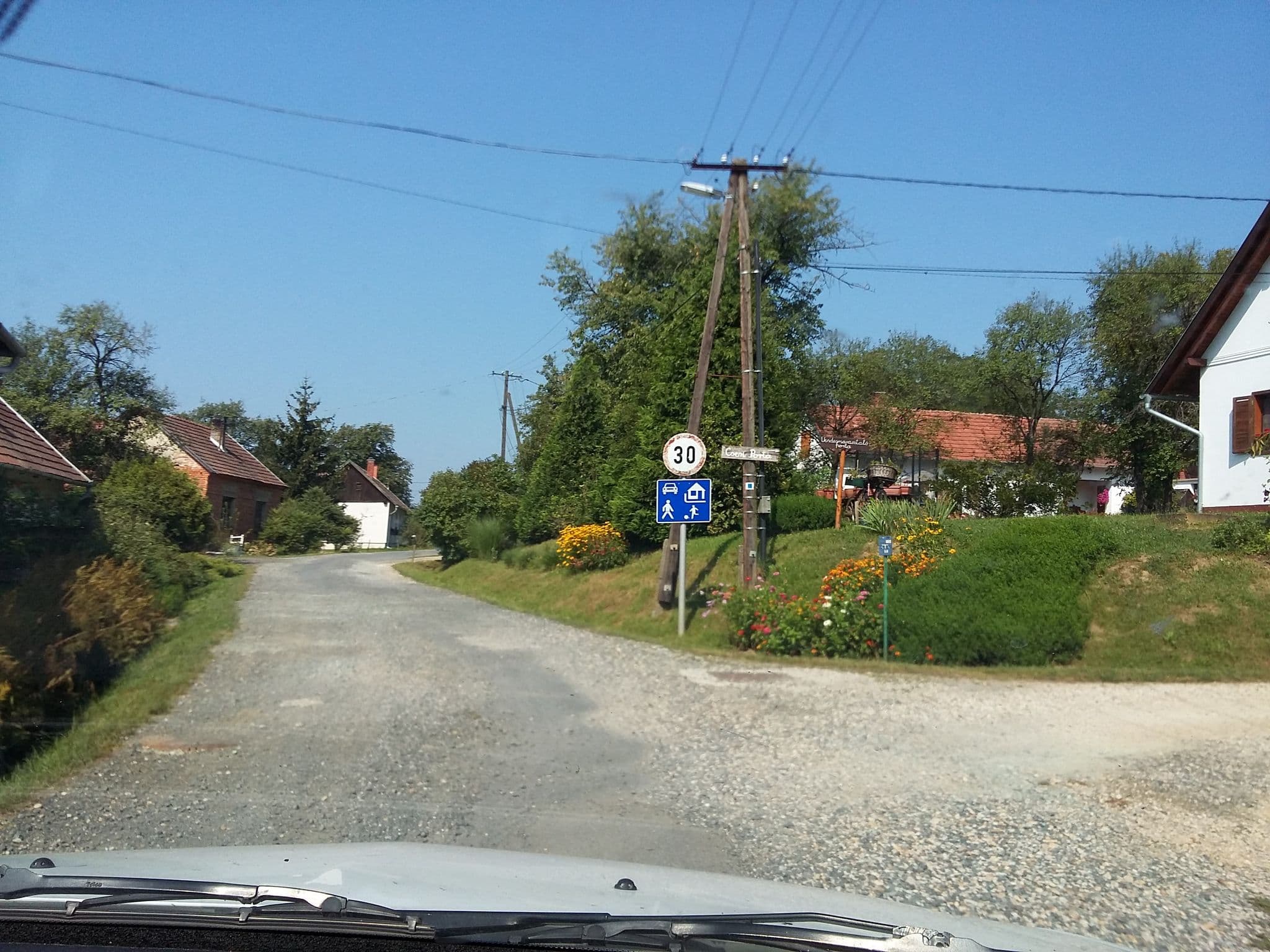 Street view near Csörgő Vendégházak, Rakičan — © gbabmap (CC BY-SA · Mapillary)