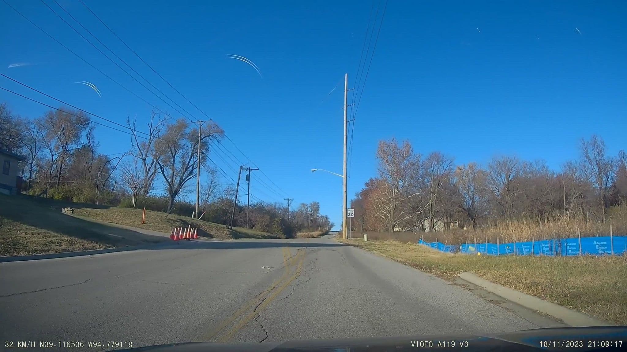 Street view near Crest Motel, Shawnee — © mongrelz (CC BY-SA · Mapillary)