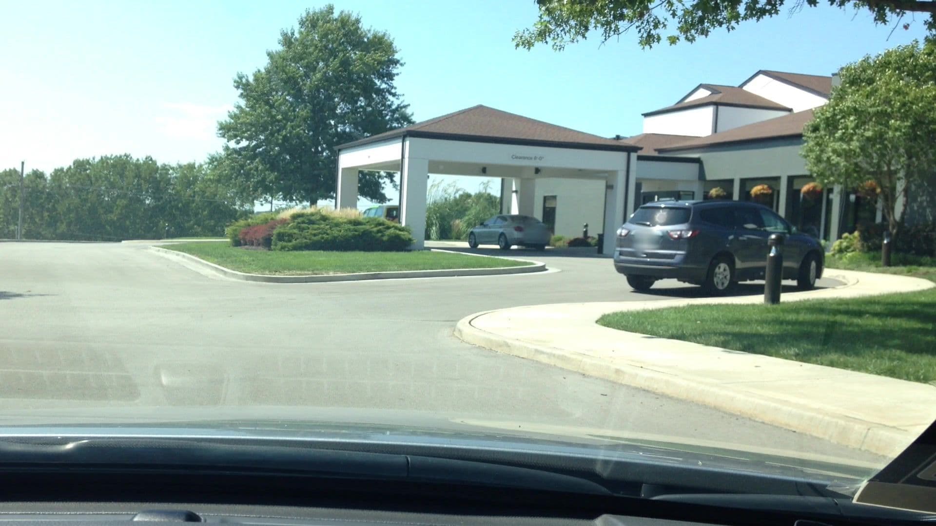 Street view near Courtyard by Marriott Kansas City South, Leawood — © lvl5 (CC BY-SA · Mapillary)