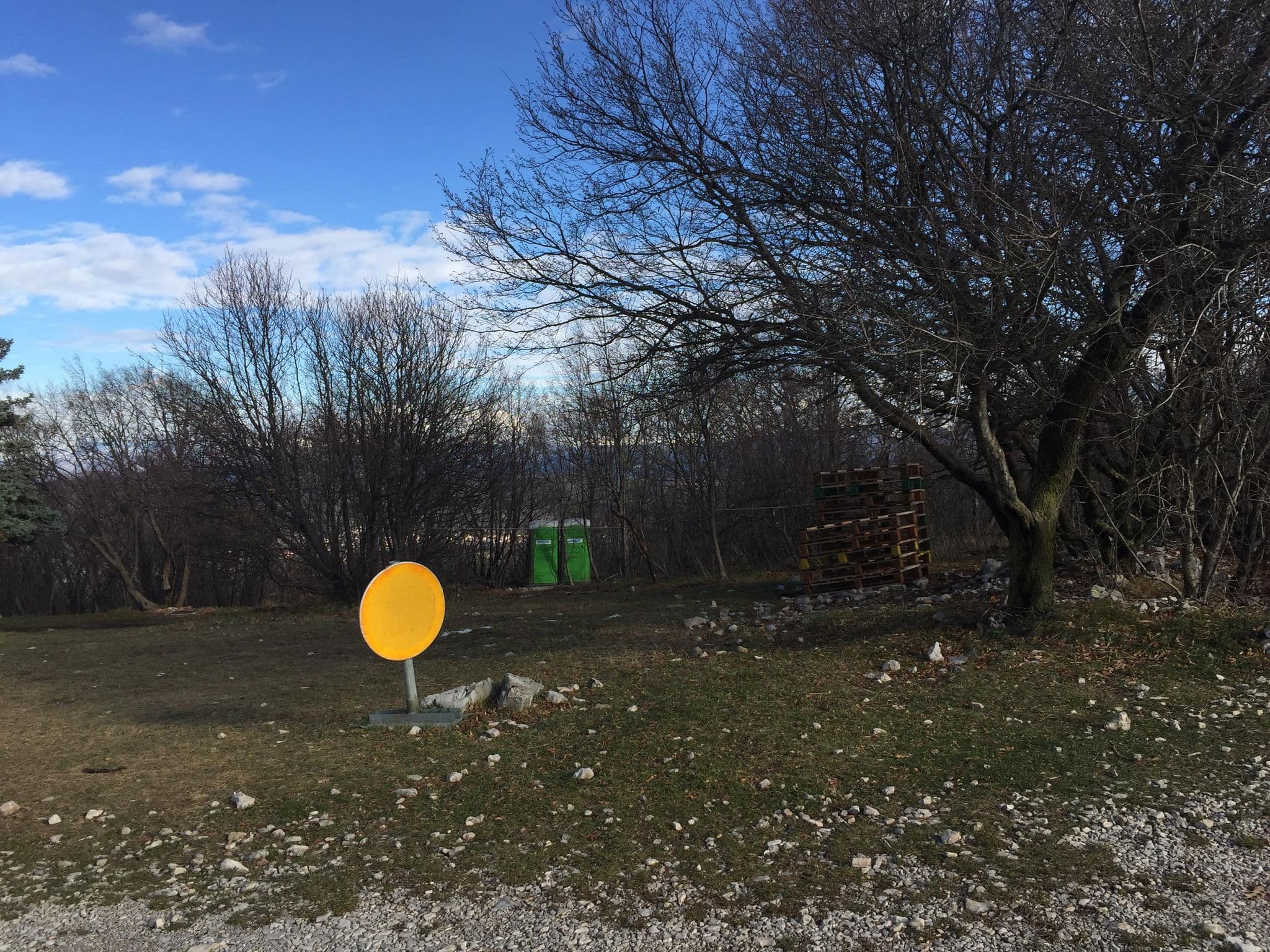 Street view near Planinski dom Kokoš, Divača — © igorzo (CC BY-SA · Mapillary)