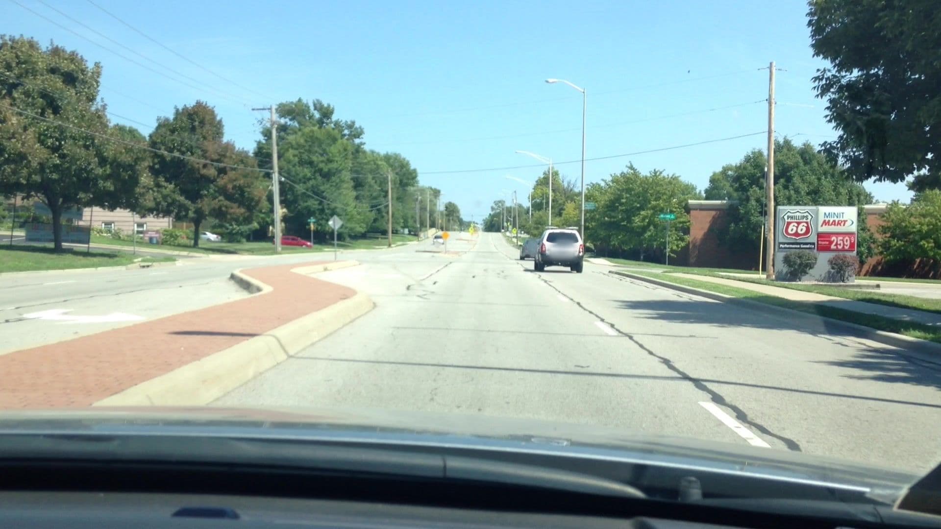 Street view near Wyndham Hotels & Resorts, Overland Park — © lvl5 (CC BY-SA · Mapillary)