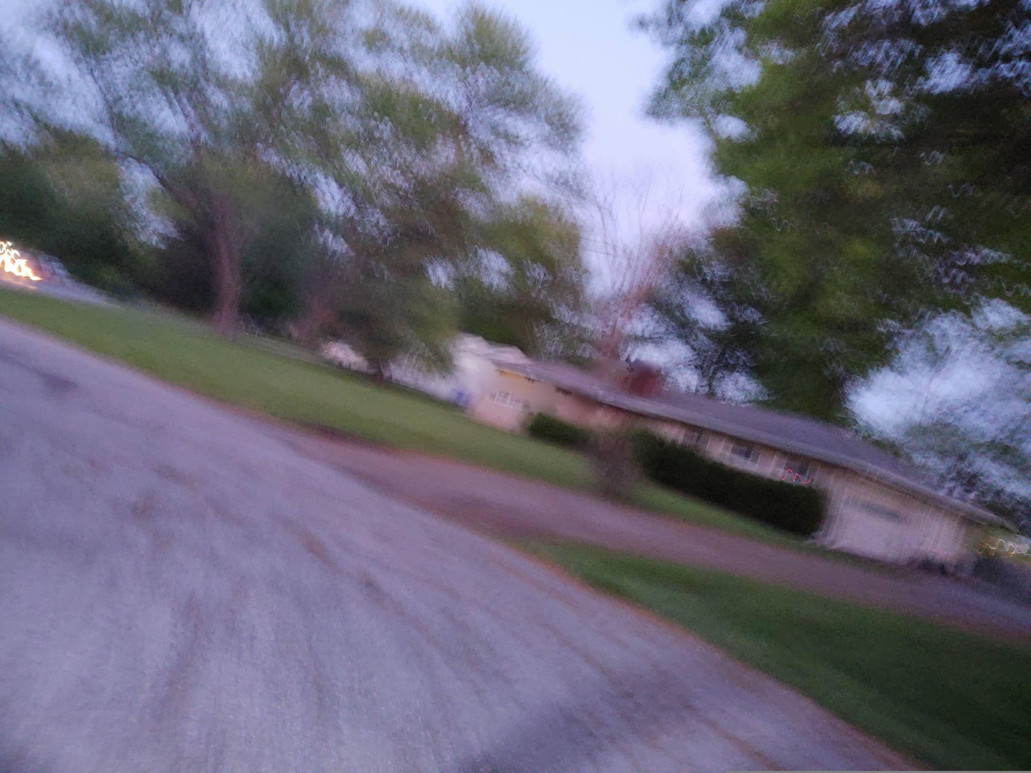 Street view near Redneck Raytown, Raytown — © flug32 (CC BY-SA · Mapillary)