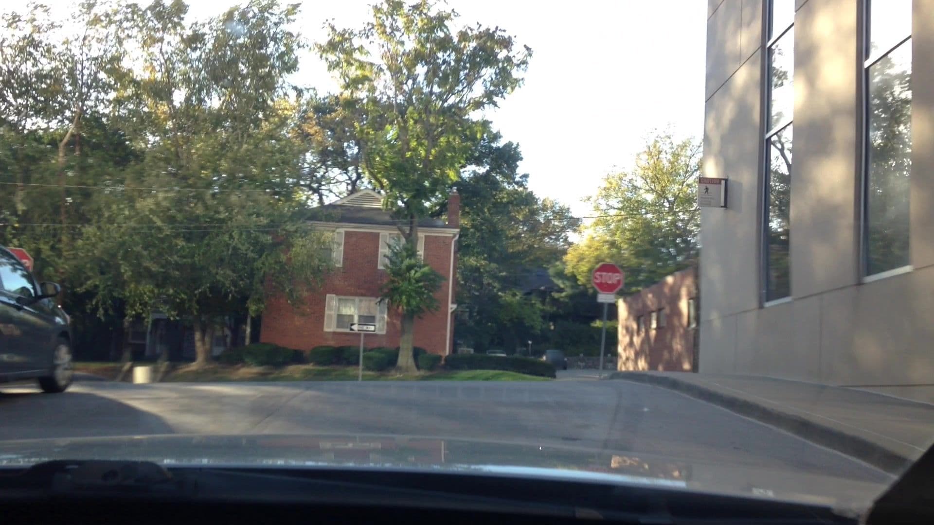 Street view near The Pool at Nine Zero One, Roeland Park — © lvl5 (CC BY-SA · Mapillary)