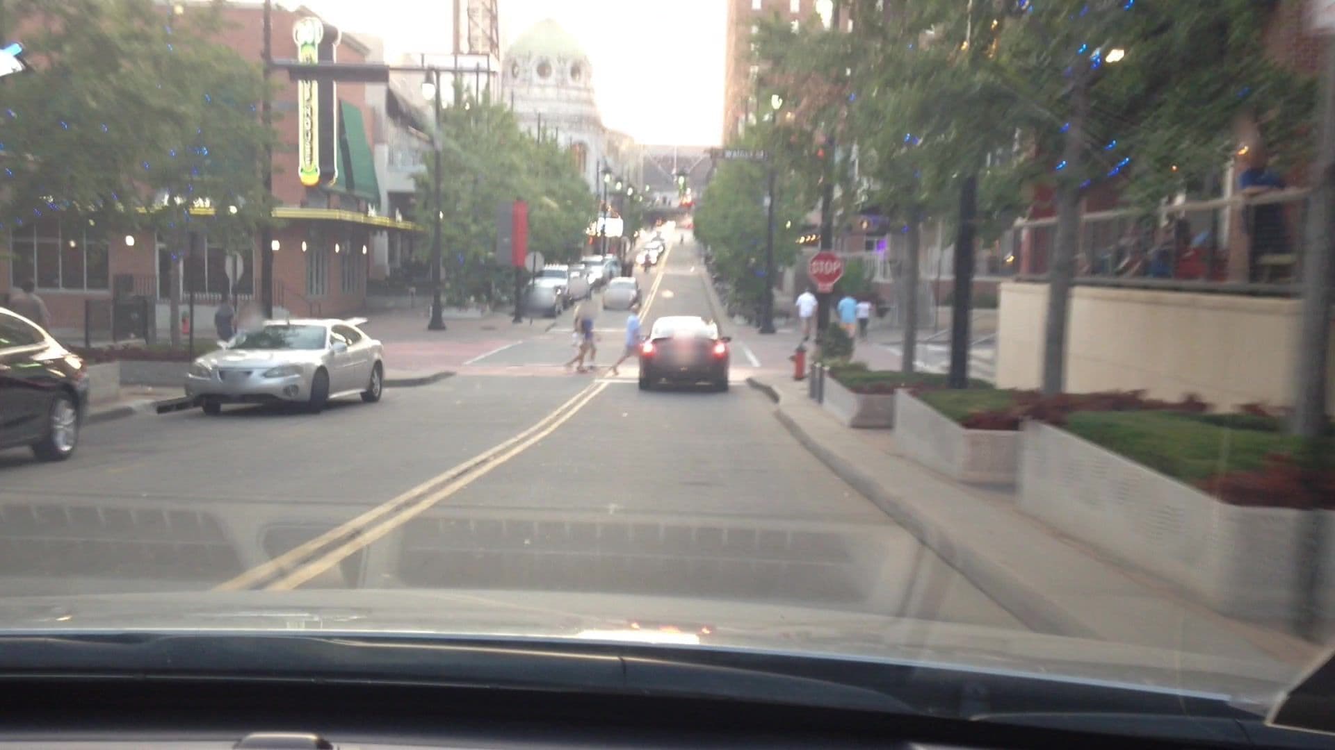 Street view near Marriott Tower Room 735, Kansas City — © lvl5 (CC BY-SA · Mapillary)