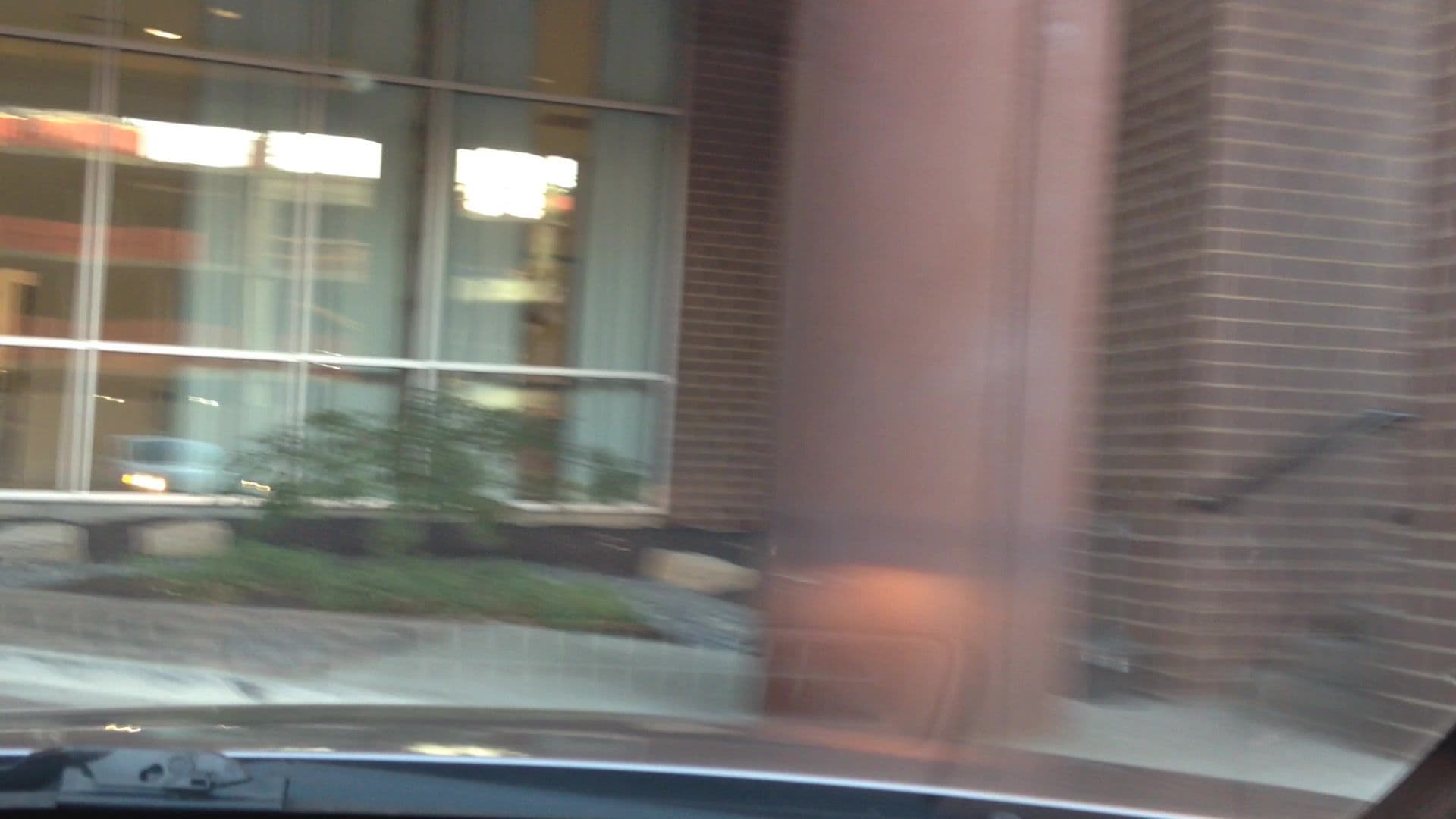 Street view near Courtyard Residence Marriott Pool, Kansas City — © lvl5 (CC BY-SA · Mapillary)