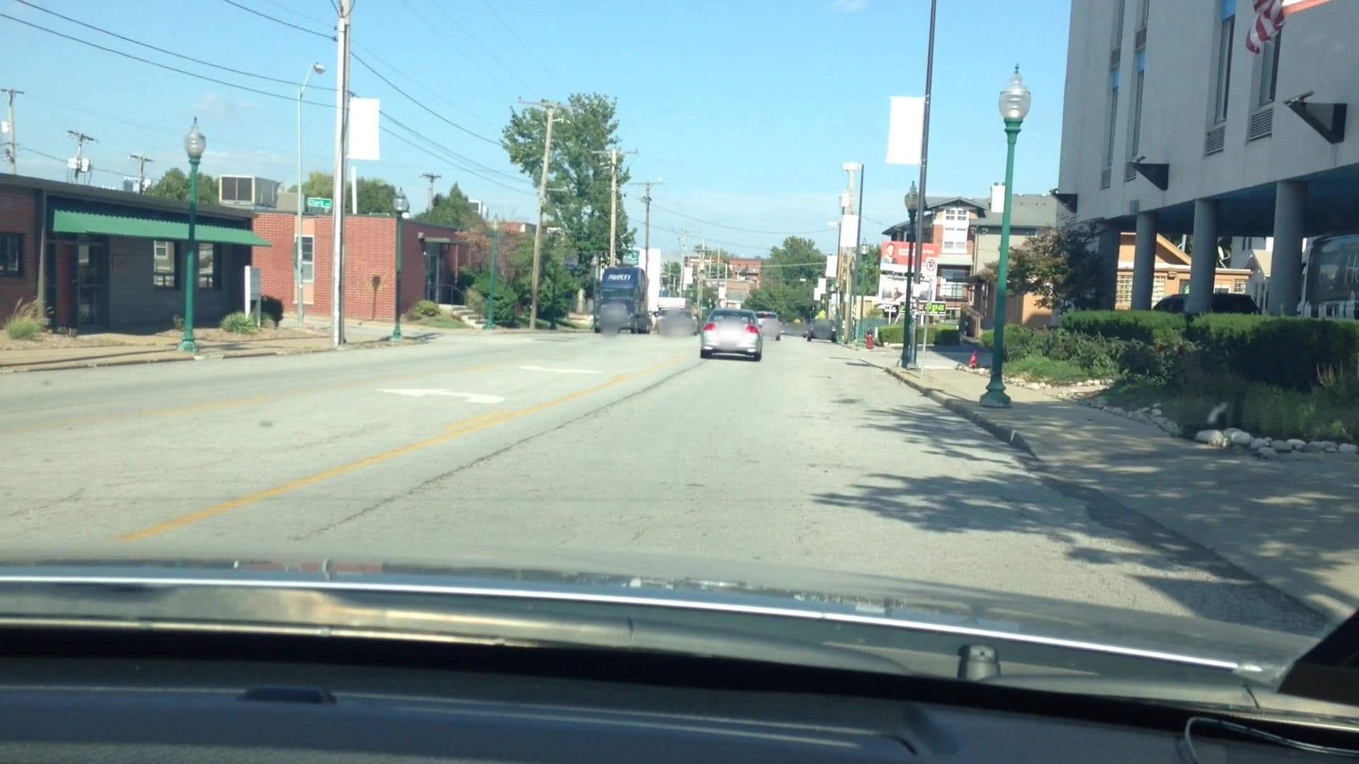 Street view near Holiday Inn Express, Roeland Park — © lvl5 (CC BY-SA · Mapillary)