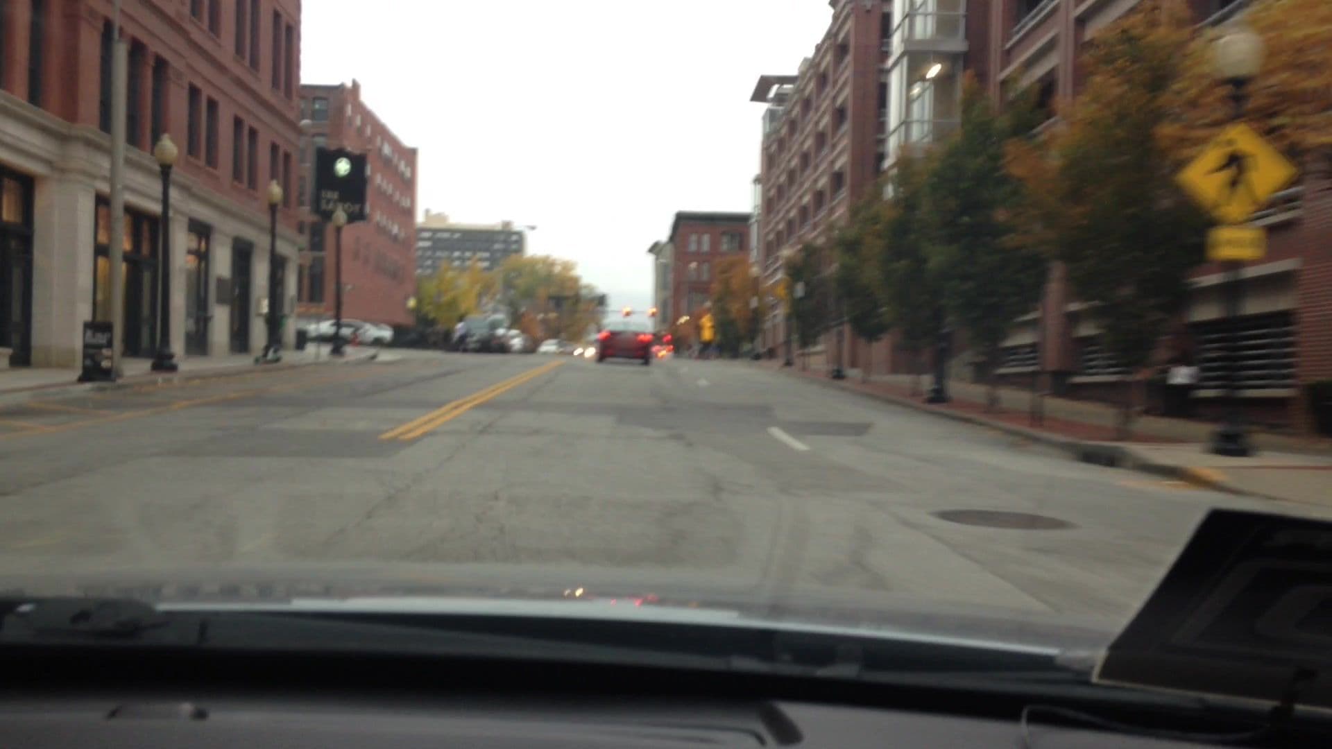 Street view near 21c Museum Hotel Kansas City, Kansas City — © lvl5 (CC BY-SA · Mapillary)