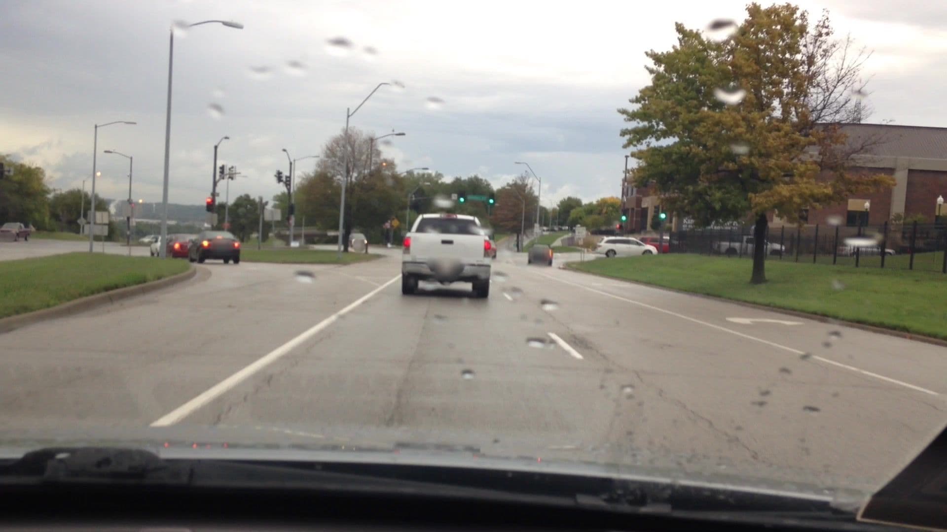 Street view near Royale Inn, Kansas City — © lvl5 (CC BY-SA · Mapillary)