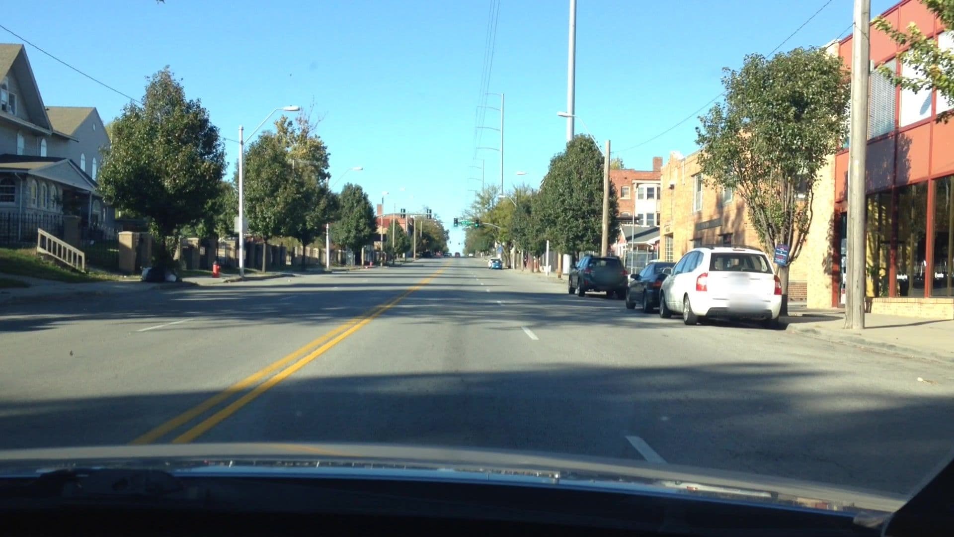 Street view near Ten6Teen, Mission Hills — © lvl5 (CC BY-SA · Mapillary)