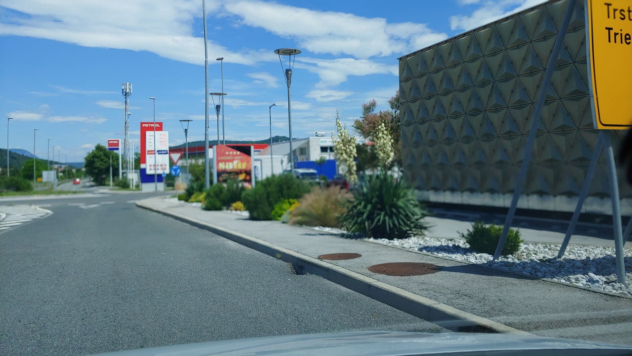 Street view near Hotel & Casino Safir, Sežana — © mitjajez (CC BY-SA · Mapillary)