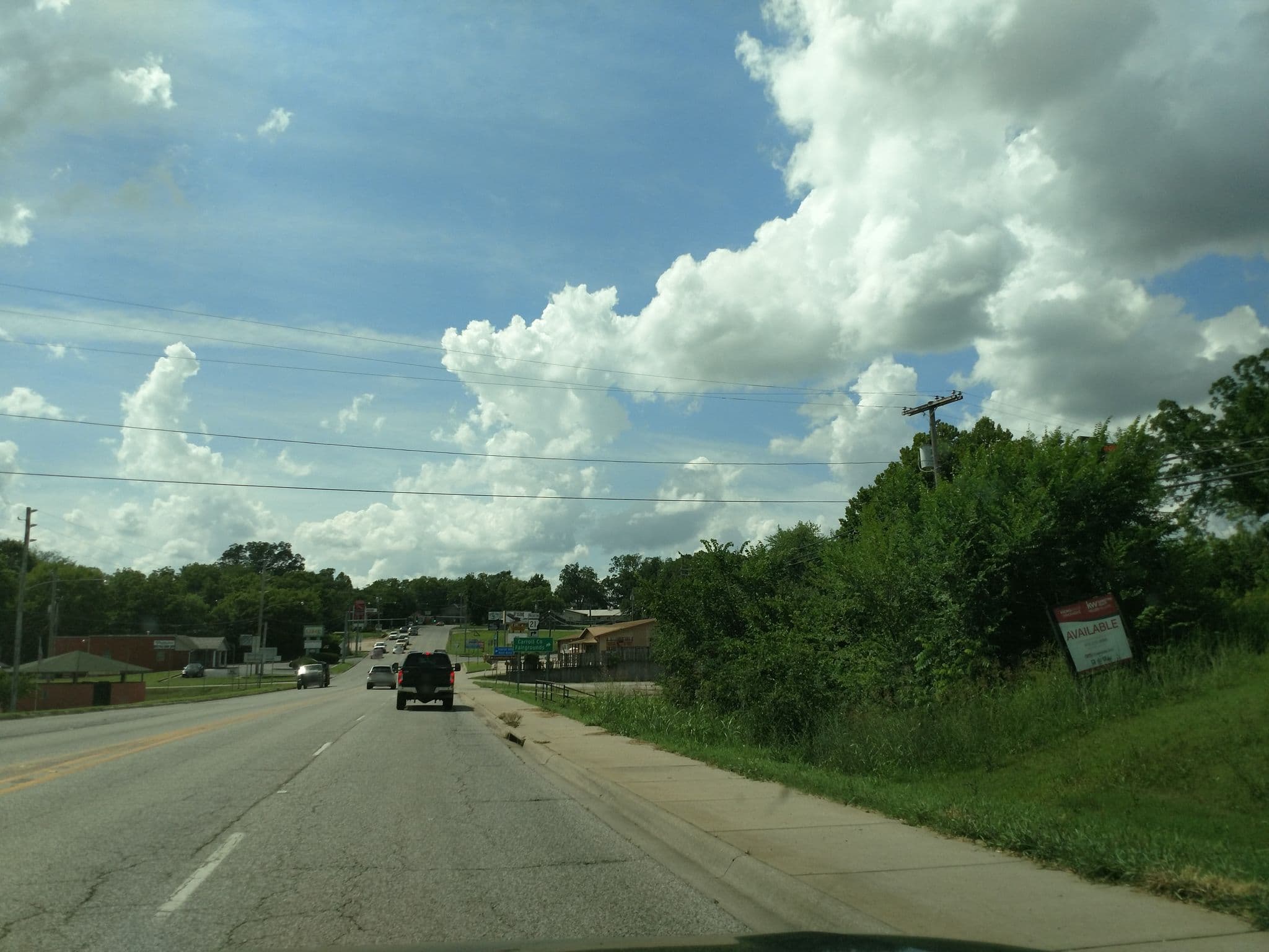 Street view near Rodeway Inn, Berryville — © raveneye (CC BY-SA · Mapillary)