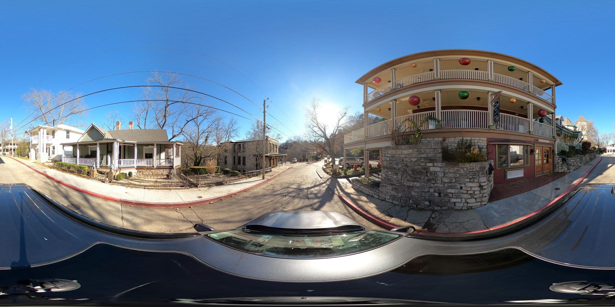 Street view near Daffodill Cottage, Eureka Springs — © justinmeyers (CC BY-SA · Mapillary)