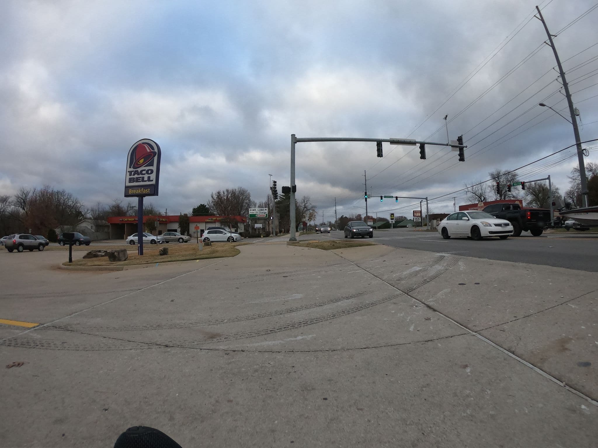 Street view near South Walton Suites, Bentonville — © jpinar (CC BY-SA · Mapillary)