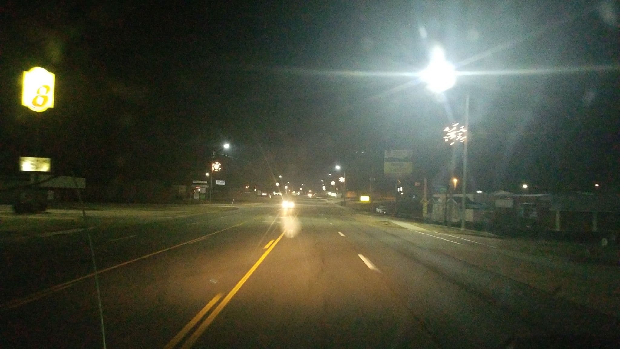 Street view near Wyndham Hotels & Resorts, West Plains — © jbthemilker (CC BY-SA · Mapillary)