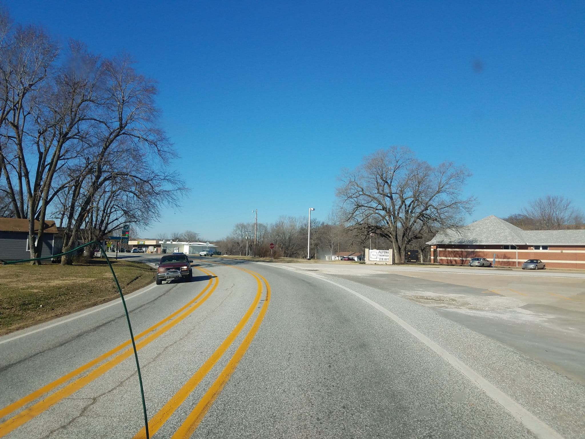 Street view near Roll-N-Smoke BBQ, Green Forest — © jbthemilker (CC BY-SA · Mapillary)