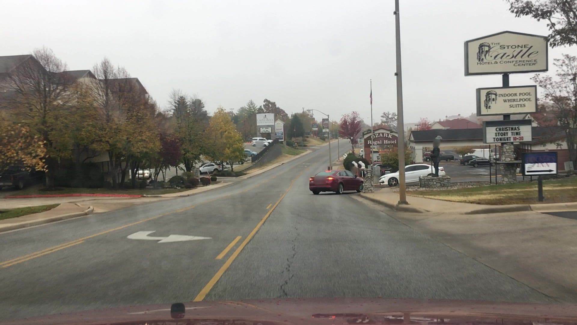 Street view near Body Works Day Spa And Salon, Branson — © lvl5 (CC BY-SA · Mapillary)