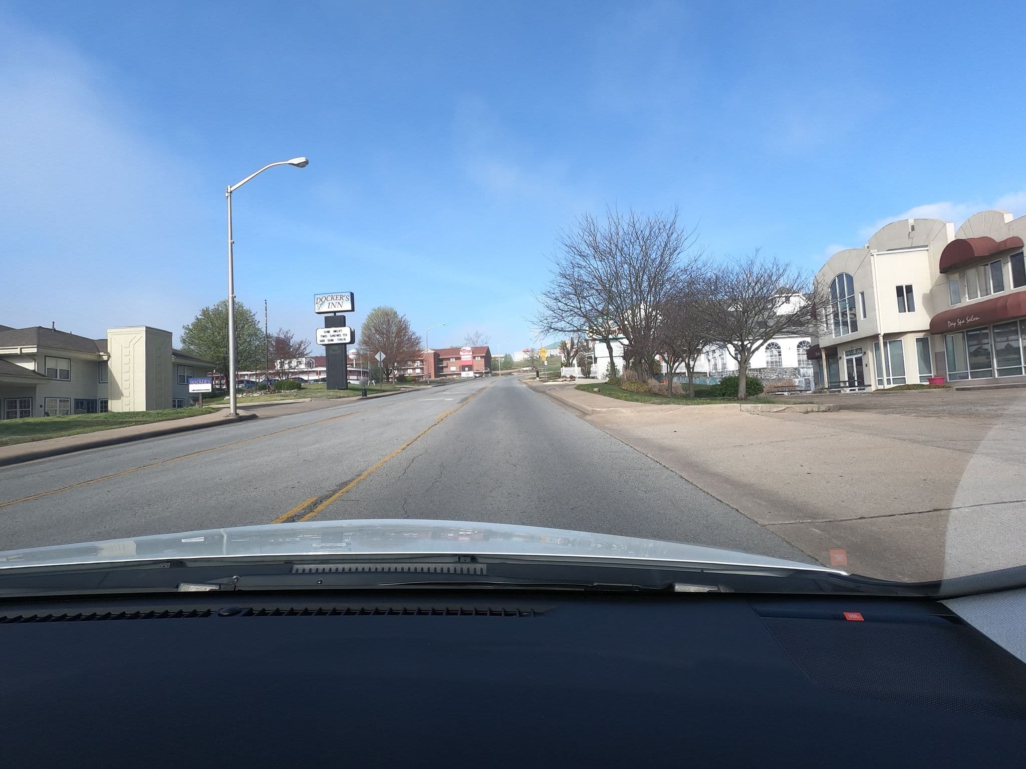 Street view near Atrium Inn, Branson — © toebee (CC BY-SA · Mapillary)