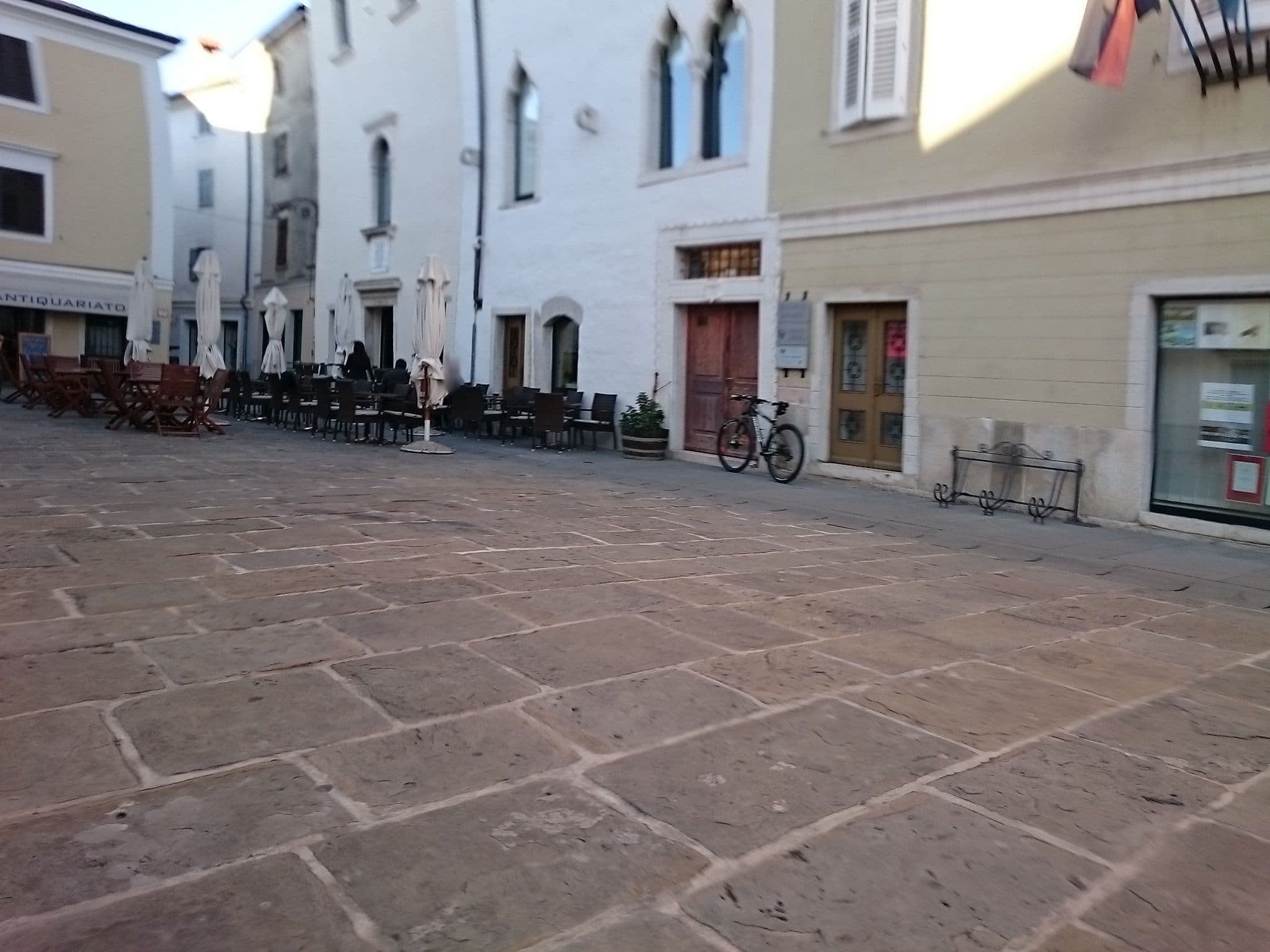 Street view near Alieti Hostel, Izola — © voschix (CC BY-SA · Mapillary)