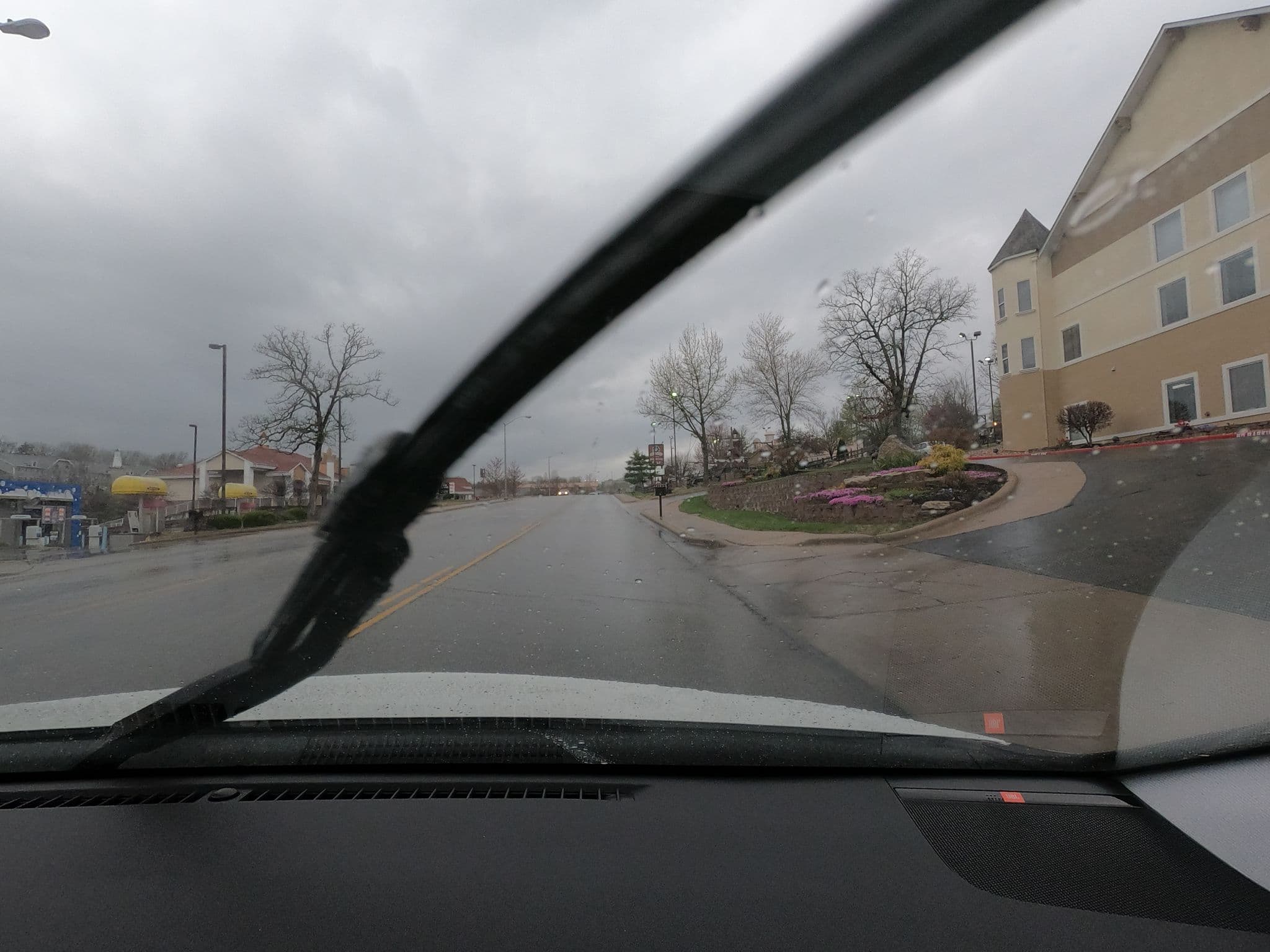 Street view near Alpenrose, Branson — © toebee (CC BY-SA · Mapillary)