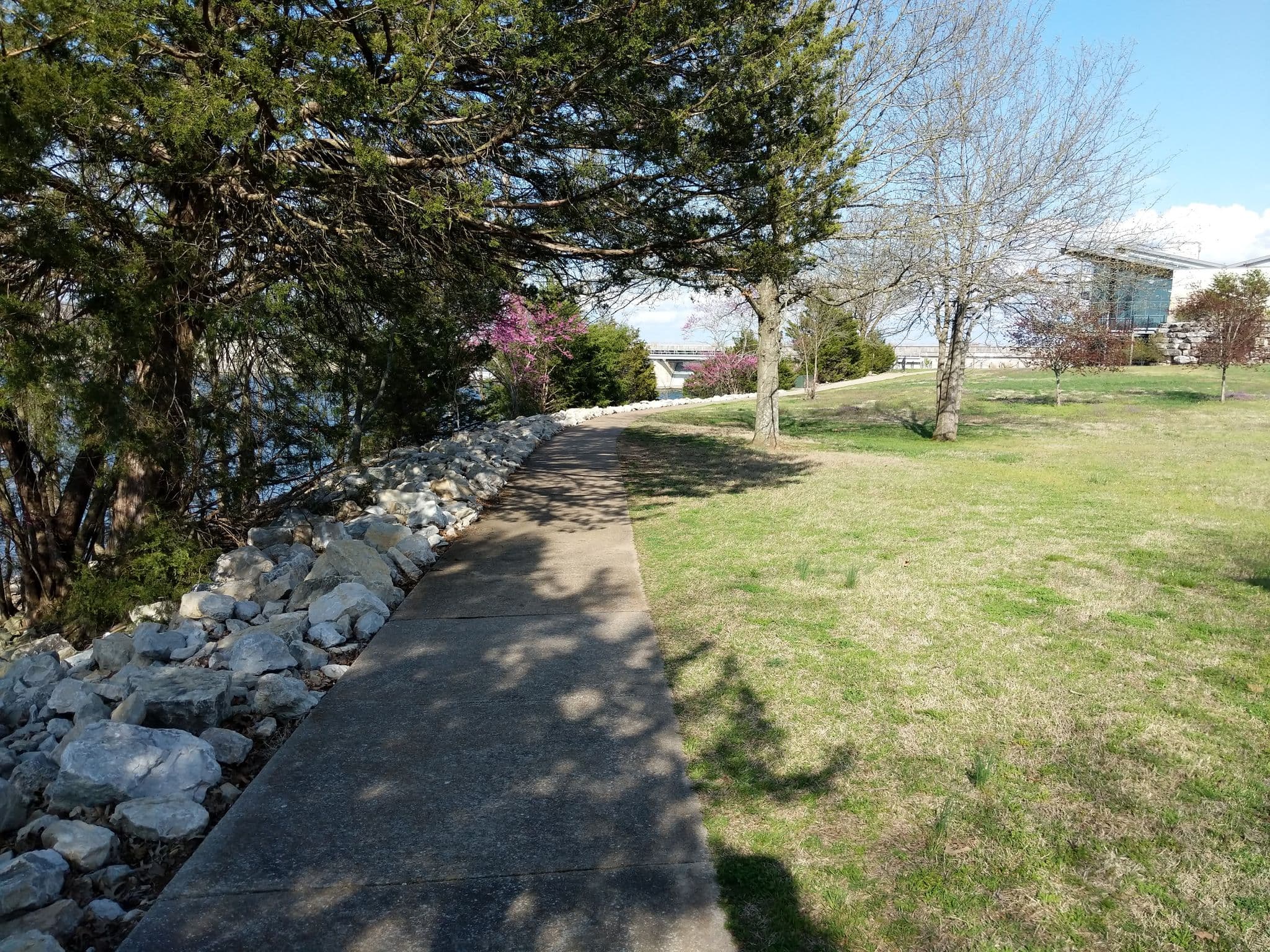 Street view near Table Rock Dam-Dewey Short Center, Branson — © toebee (CC BY-SA · Mapillary)