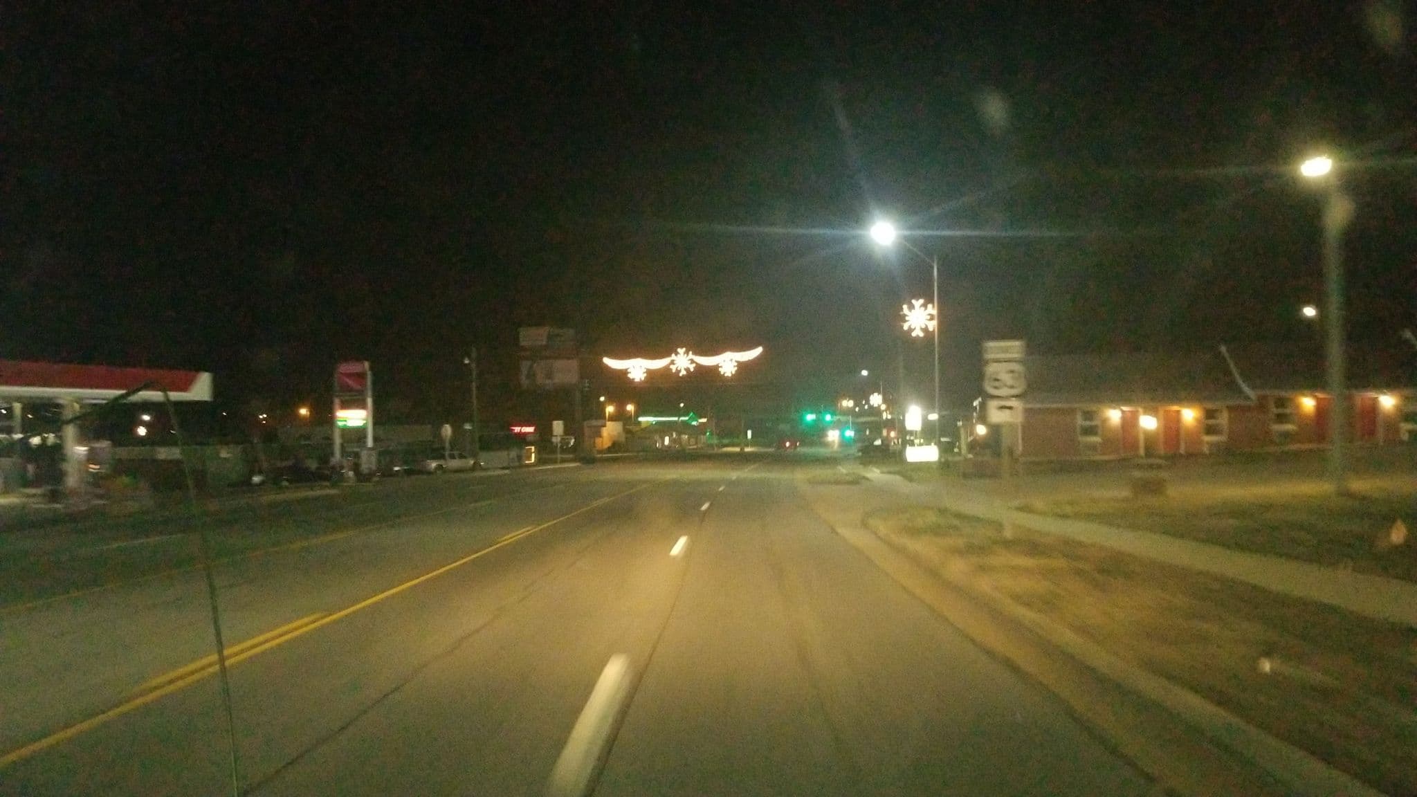 Street view near West Plains Motel, West Plains — © jbthemilker (CC BY-SA · Mapillary)