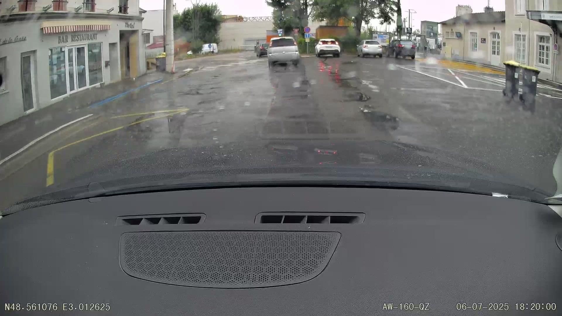 Street view near Hôitel de la Gare, Nangis — © Hiigara (CC BY-SA · Mapillary)